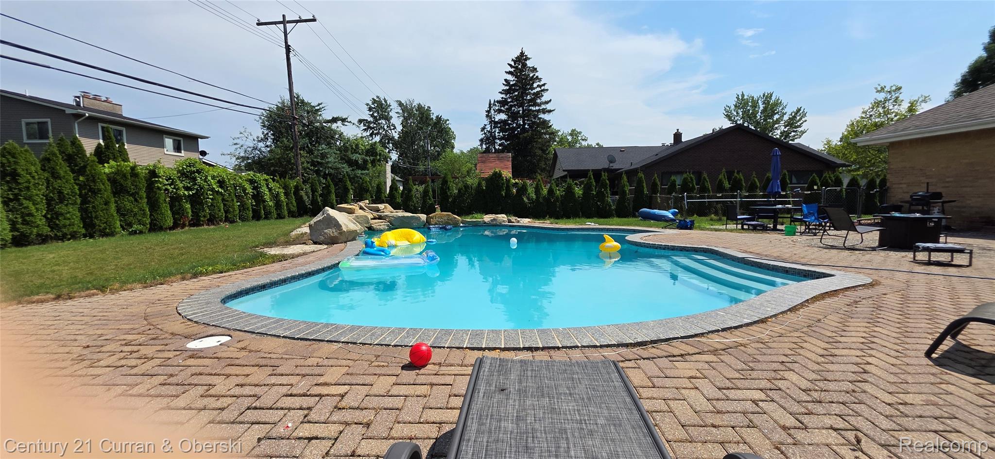 Dearborn, Michigan, 48124, United States, 3 Bedrooms Bedrooms, ,3 BathroomsBathrooms,Residential,For Sale,1914328