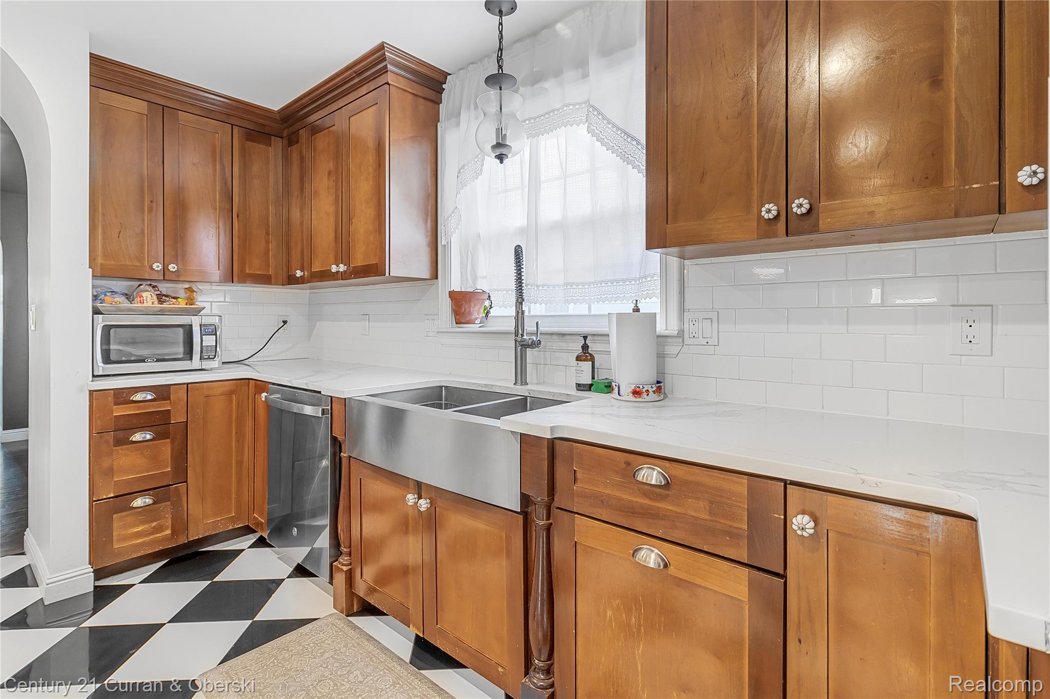 Dearborn, Michigan, 48124, United States, 4 Bedrooms Bedrooms, ,3 BathroomsBathrooms,Residential,For Sale,1921247