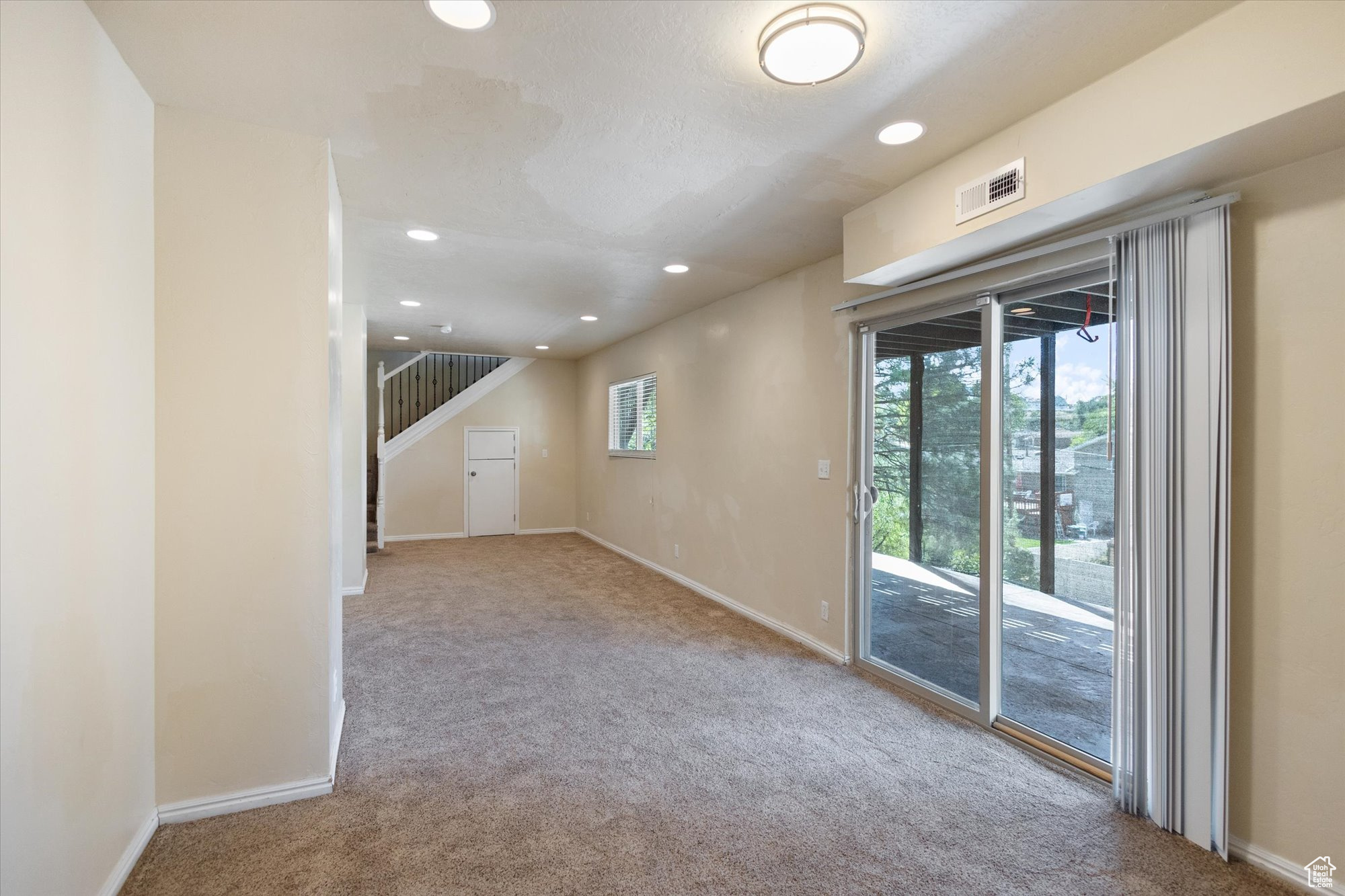 Sandy, Utah, 84093, United States, 7 Bedrooms Bedrooms, ,Residential,For Sale,1974331