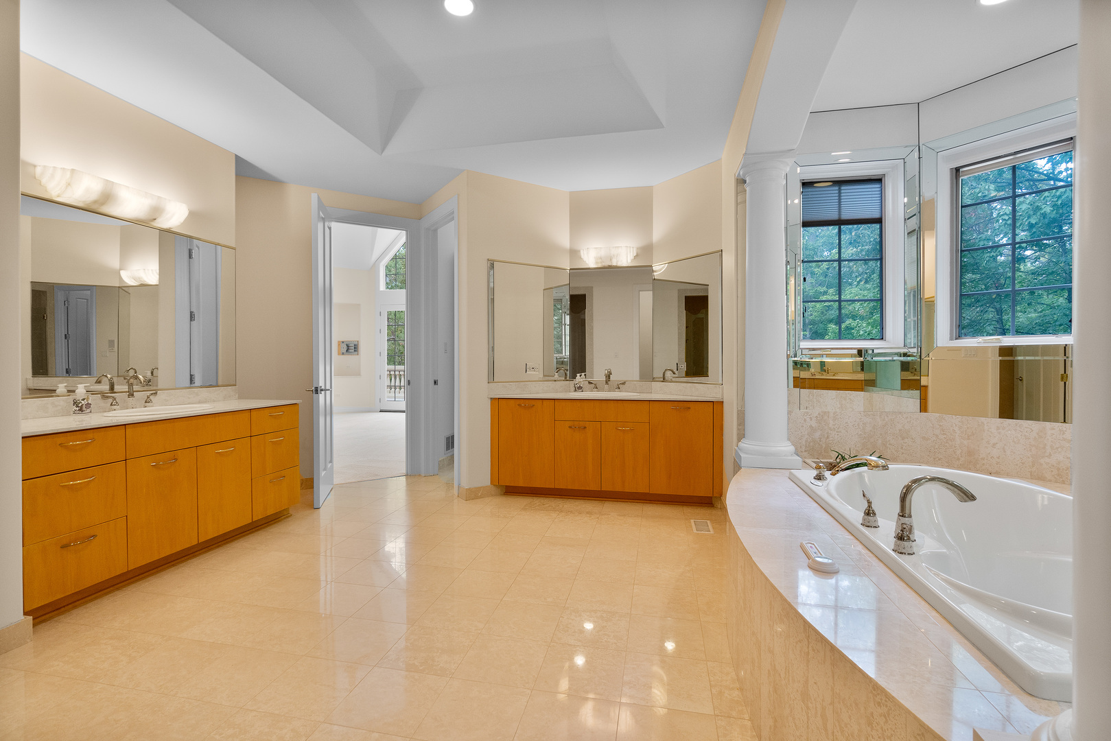 Oswego, Illinois, 60543, United States, 5 Bedrooms Bedrooms, ,7 BathroomsBathrooms,Residential,For Sale,1982116