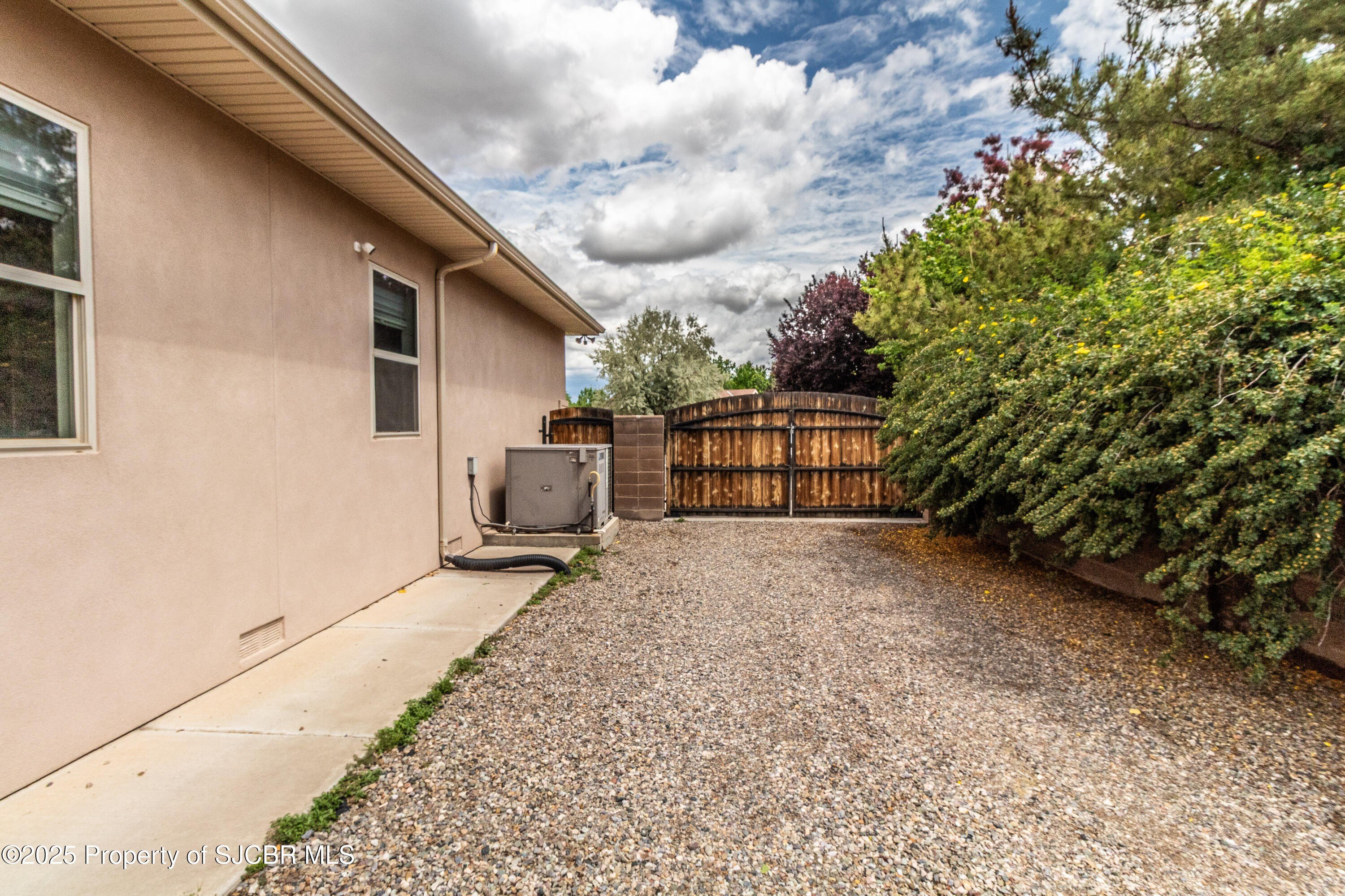 Aztec, New Mexico, 87410, United States, 4 Bedrooms Bedrooms, ,4 BathroomsBathrooms,Residential,For Sale,1857404