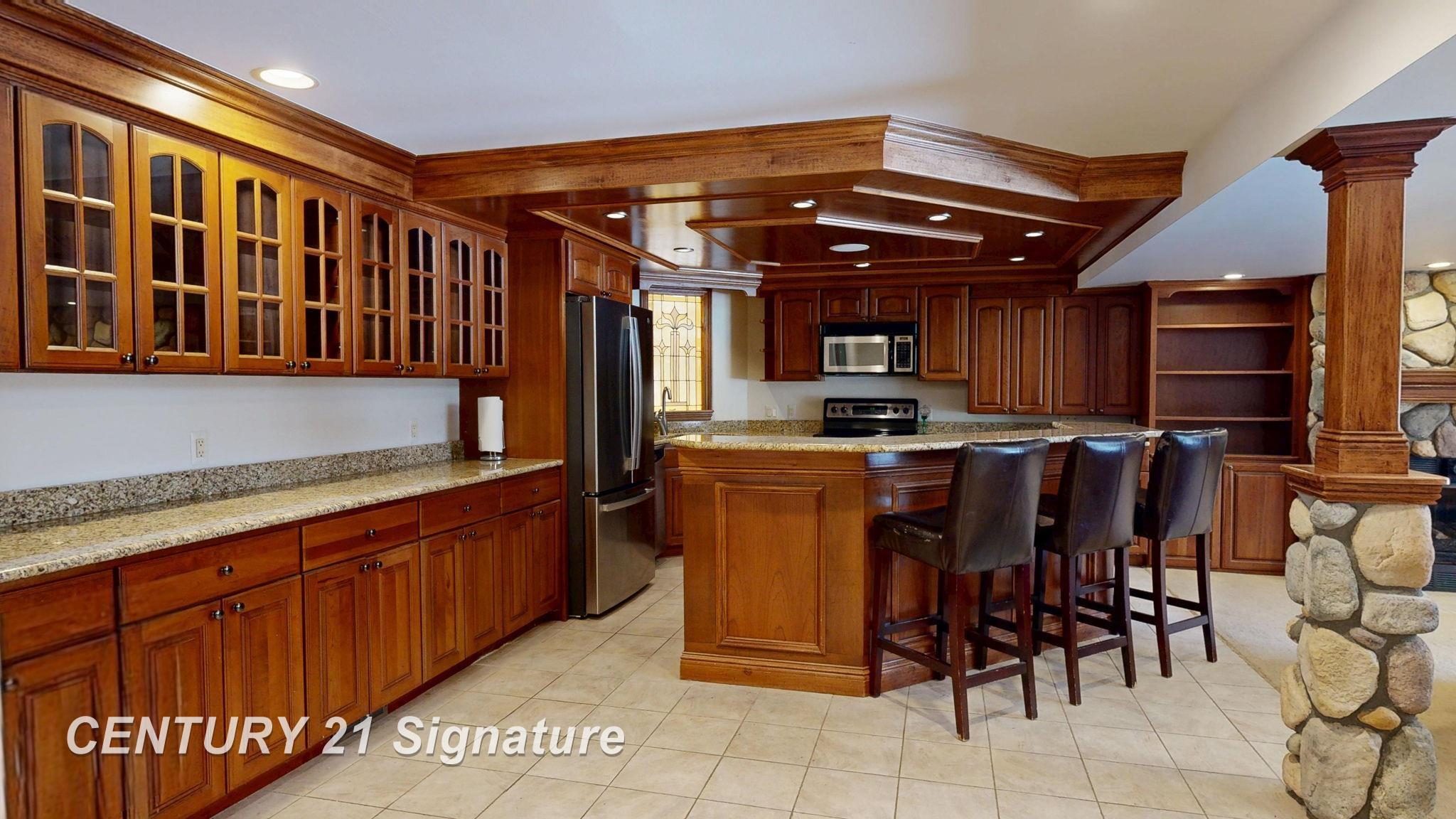 Fenton, Michigan, 48430, United States, 6 Bedrooms Bedrooms, ,4 BathroomsBathrooms,Residential,For Sale,1976063