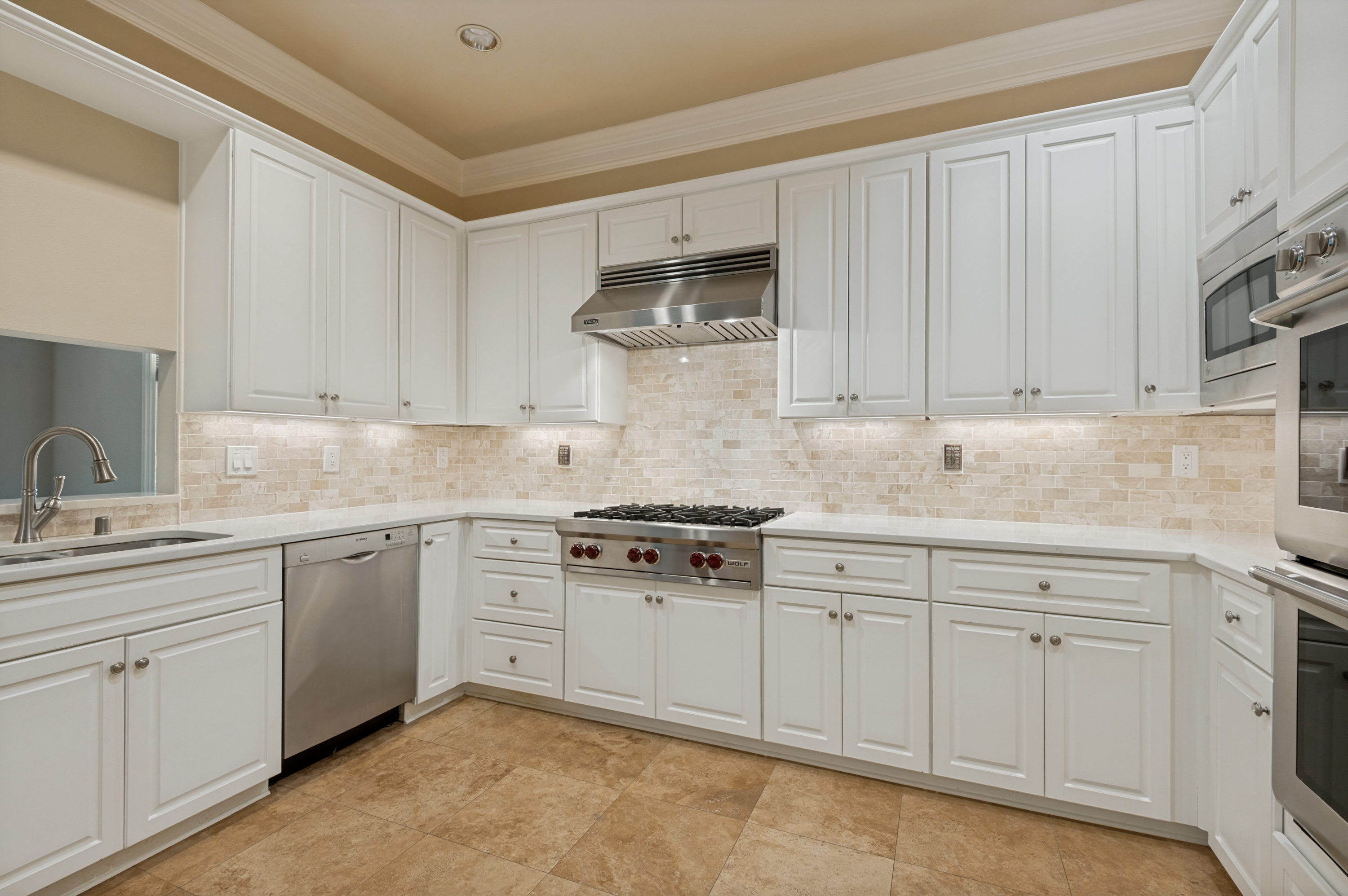  Move right in ... meticulously maintained Midrise in coveted Preston Hollow - 物件實景