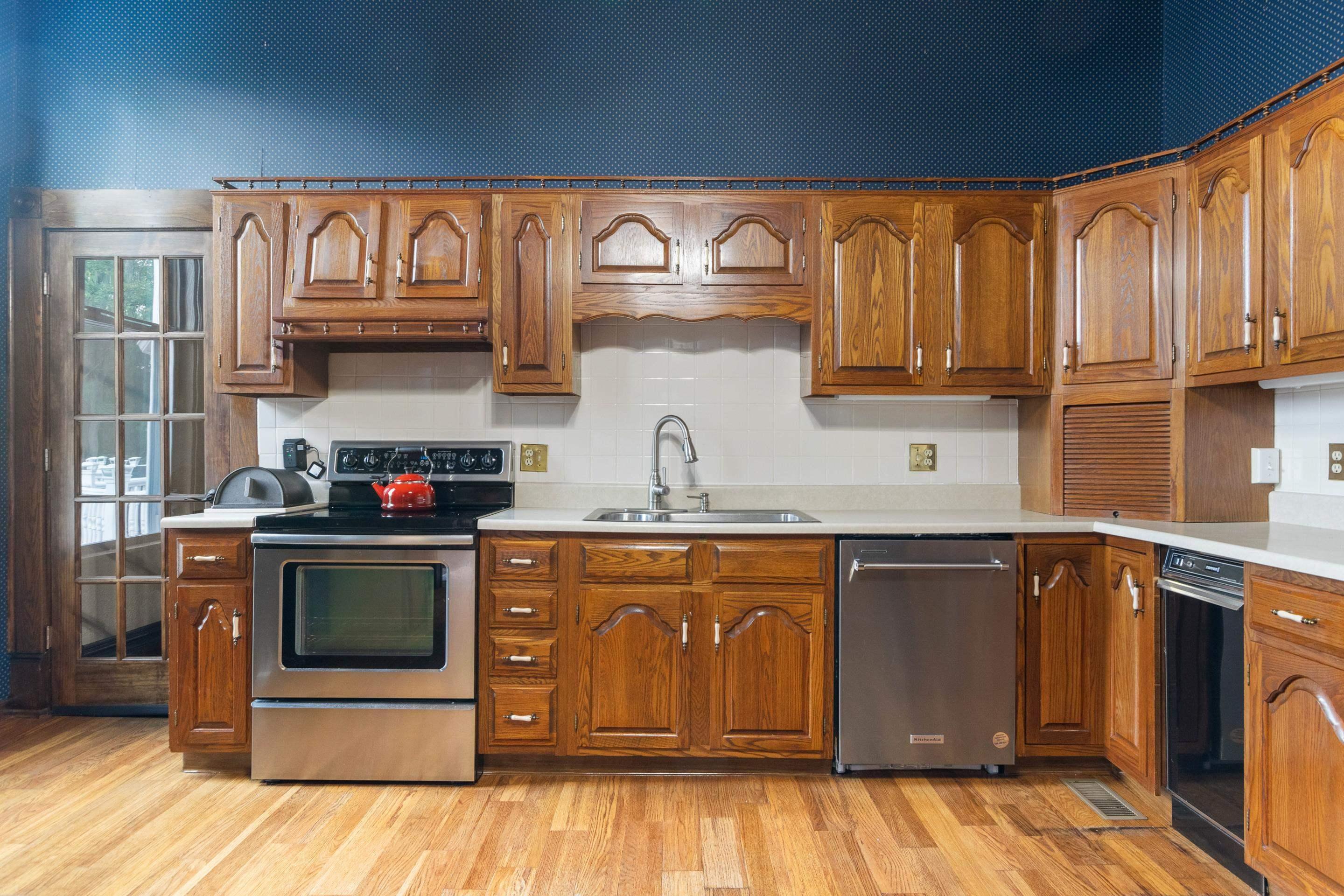 Tazewell, Virginia, 24651, United States, 6 Bedrooms Bedrooms, ,4 BathroomsBathrooms,Residential,For Sale,1905937