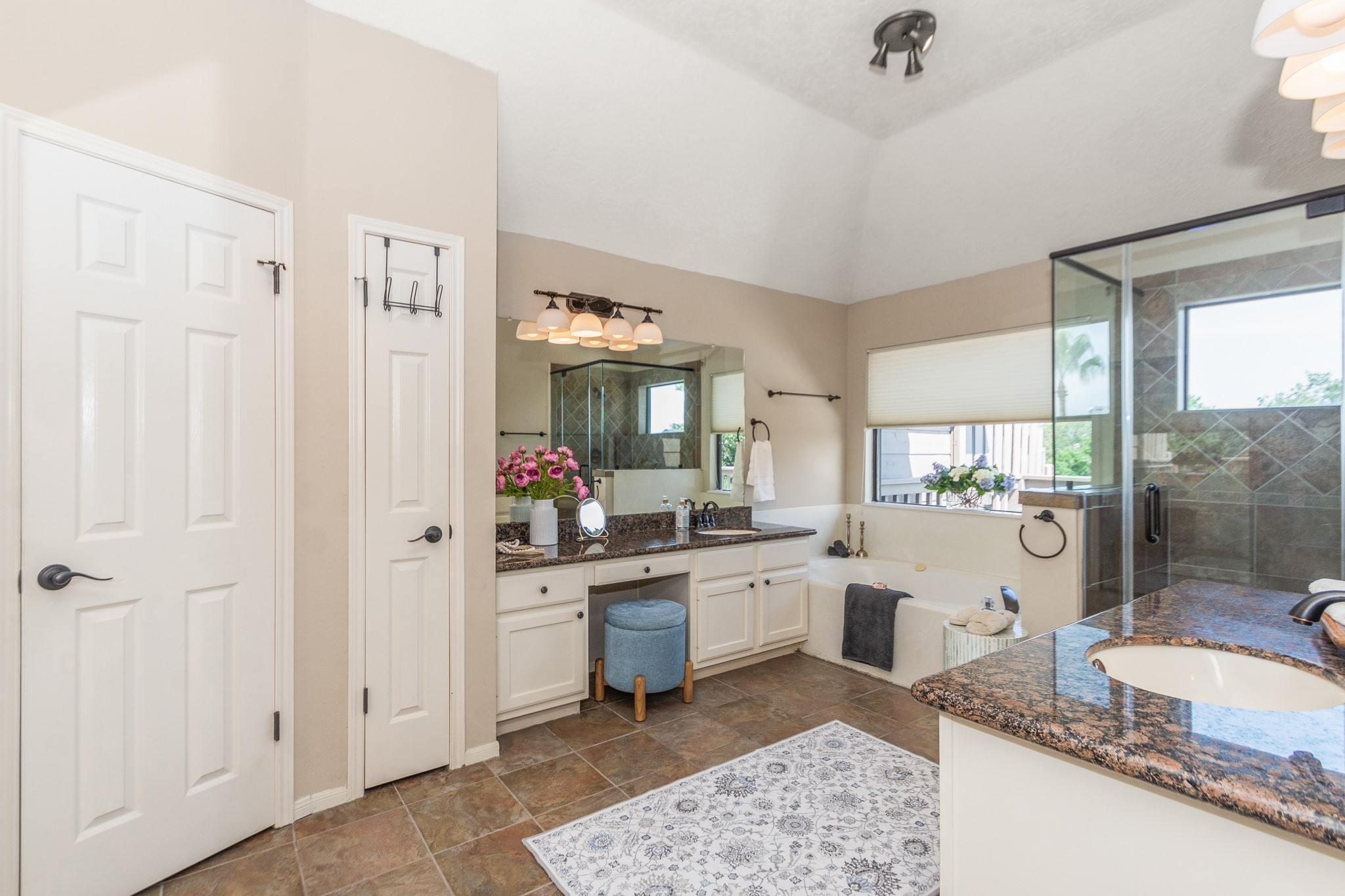 Houston, Texas, 77058, United States, 3 Bedrooms Bedrooms, ,4 BathroomsBathrooms,Residential,For Sale,1924880