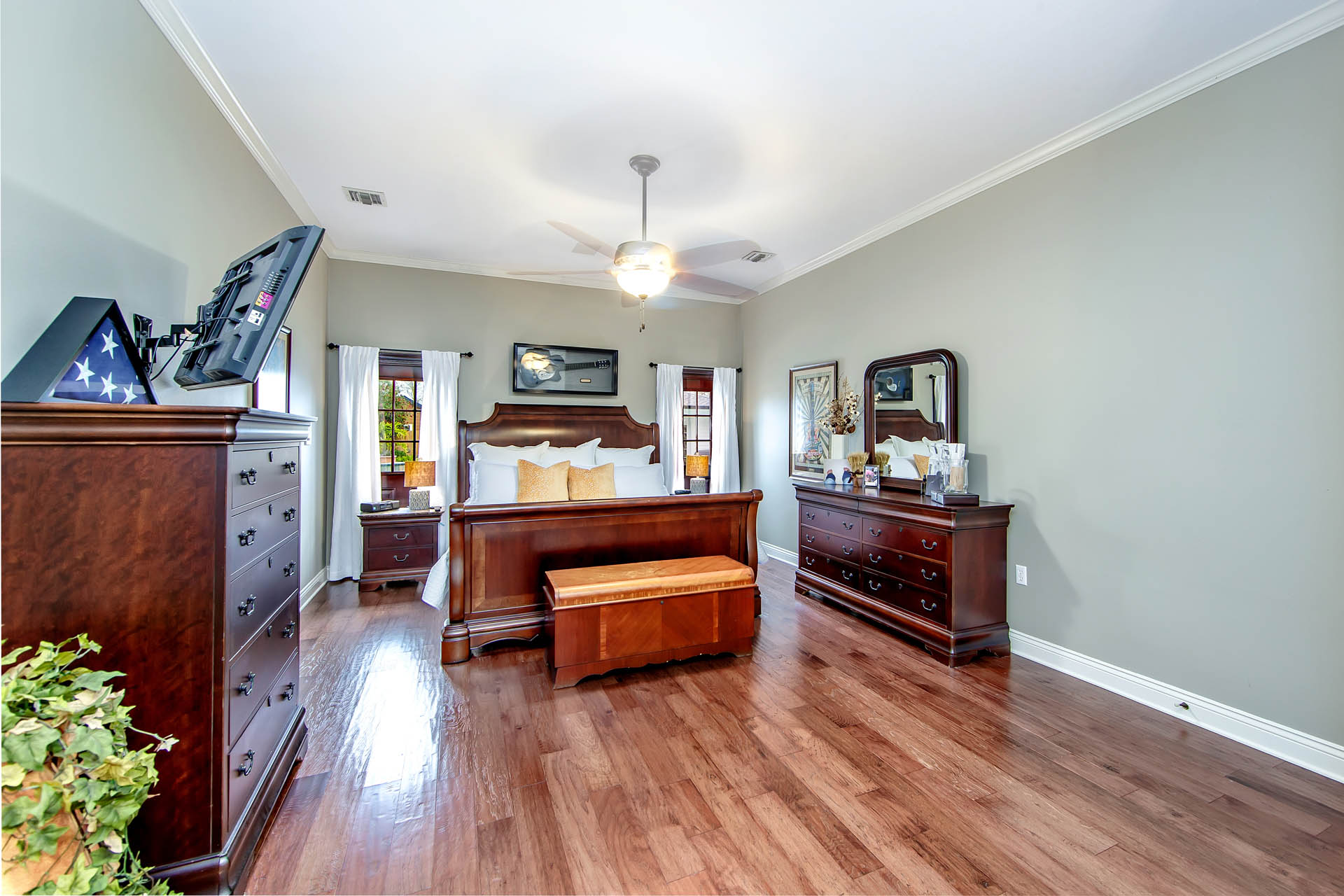 Houma, Louisiana, 70360, United States, 5 Bedrooms Bedrooms, ,5 BathroomsBathrooms,Residential,For Sale,1885732