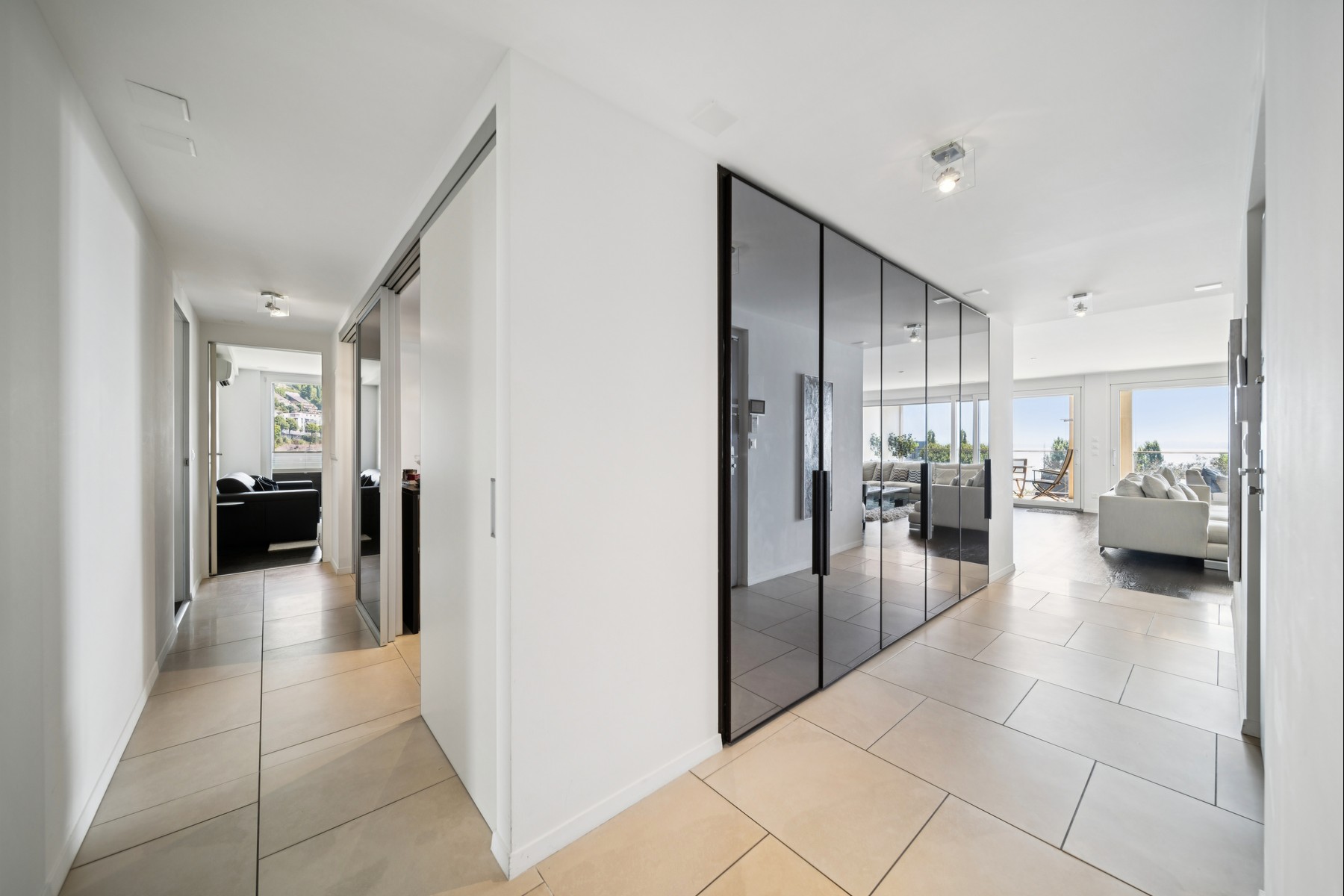  Exceptional apartment with a panoramic view of the lake - 物件實景