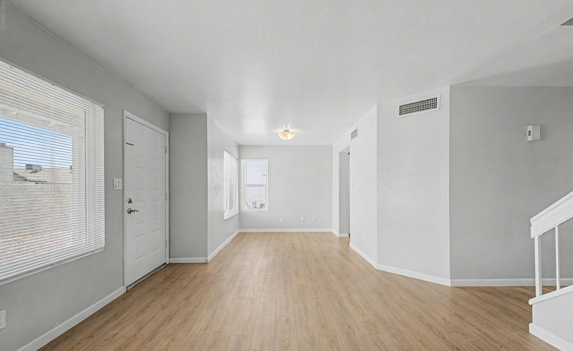  2455 E Broadway Road  Mesa, AZ - 物件實景