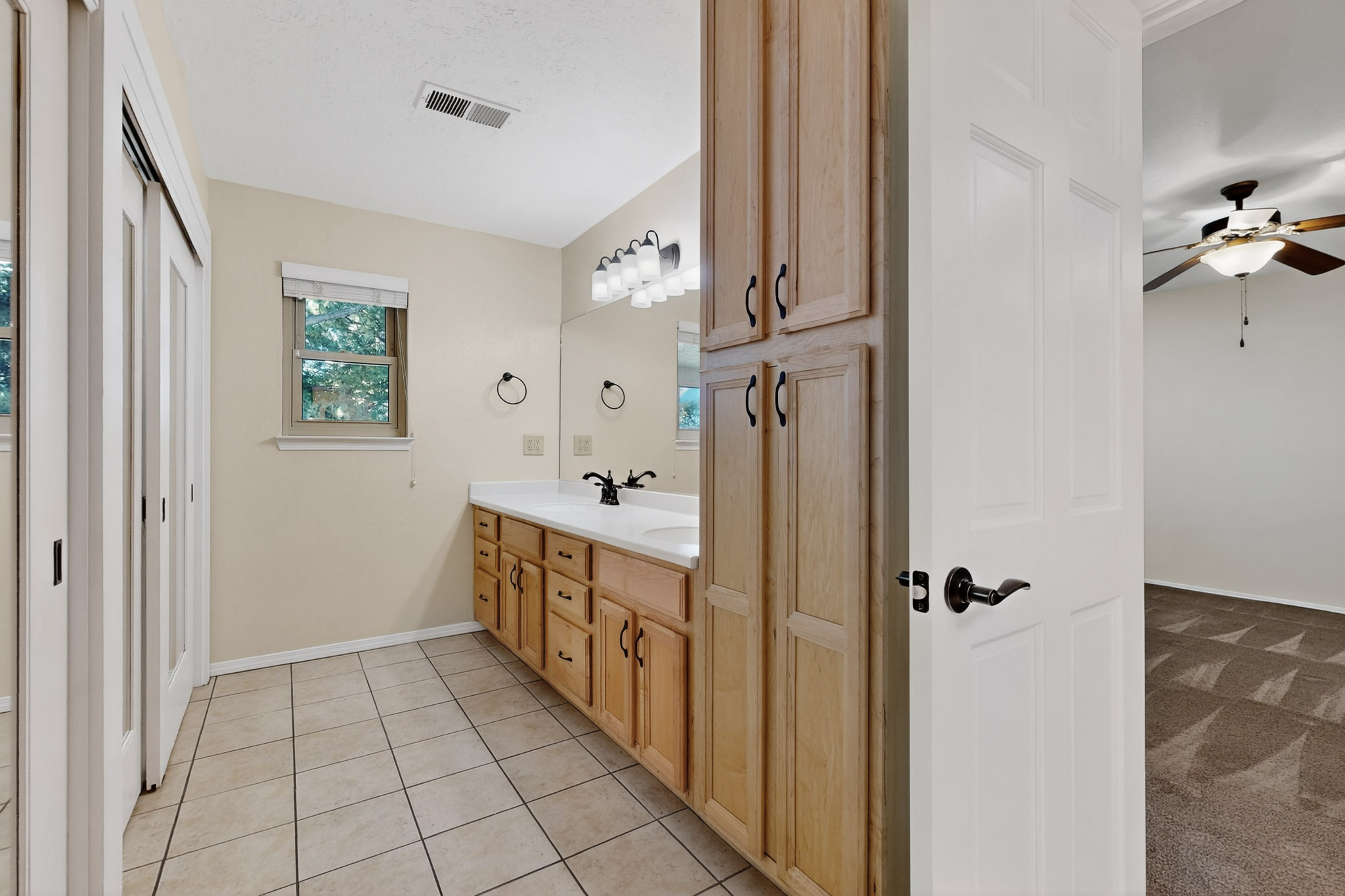 Albuquerque, New Mexico, 87109, United States, 4 Bedrooms Bedrooms, ,3 BathroomsBathrooms,Residential,For Sale,1985766