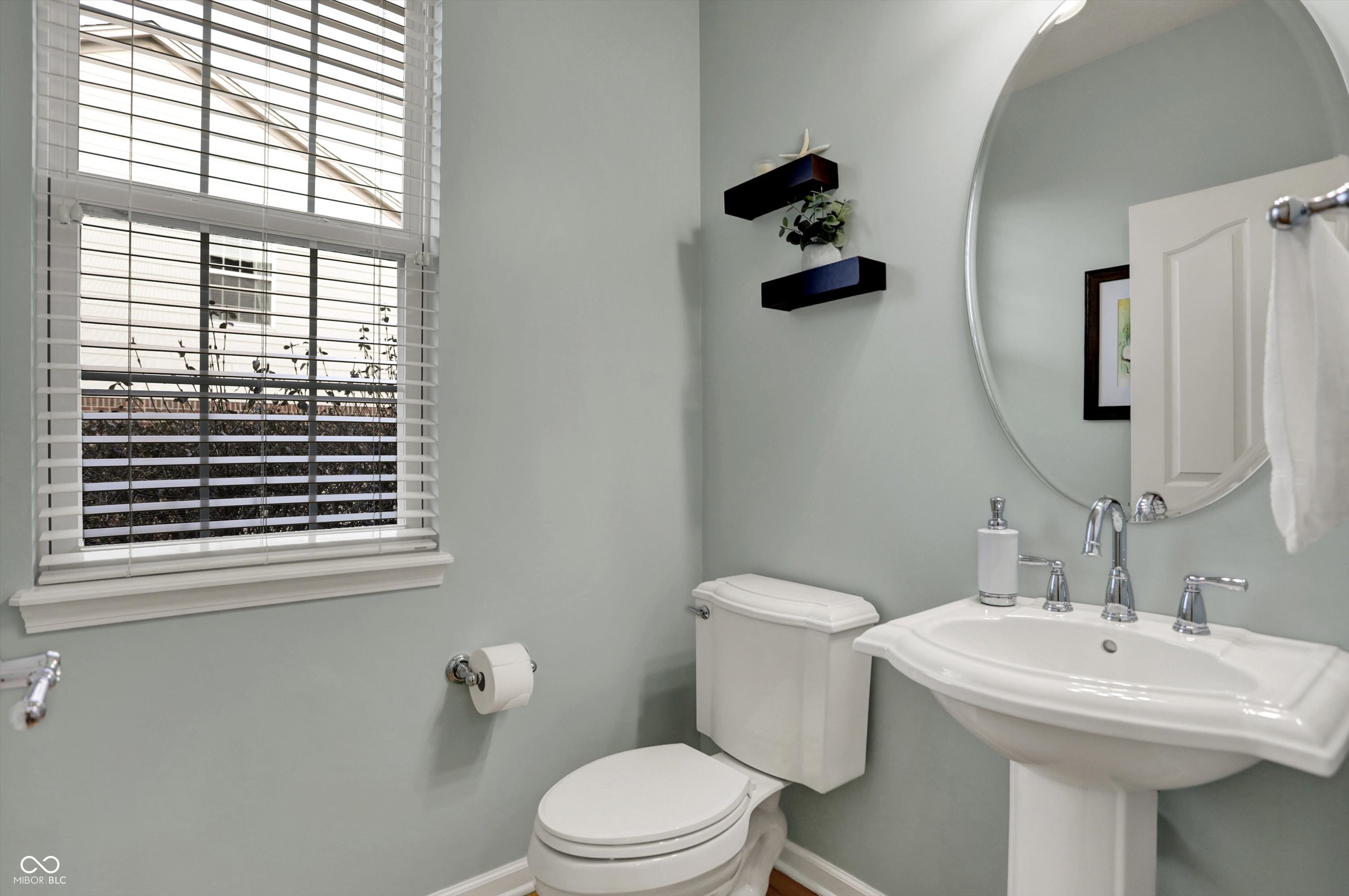 Zionsville, Indiana, 46077, United States, 4 Bedrooms Bedrooms, ,4 BathroomsBathrooms,Residential,For Sale,1880613