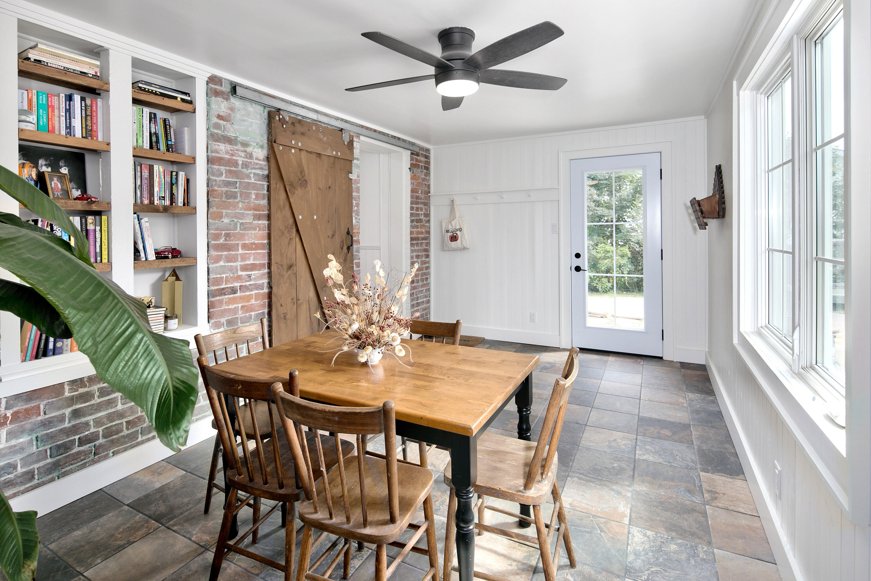  Charming Renovated Farmhouse - 物件實景
