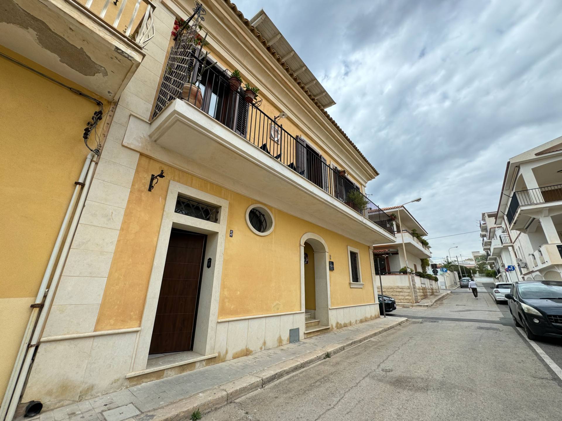 Ragusa, Ragusa, 97100, IT, 3 Bedrooms Bedrooms, ,3 BathroomsBathrooms,Residential,For Sale,1829533