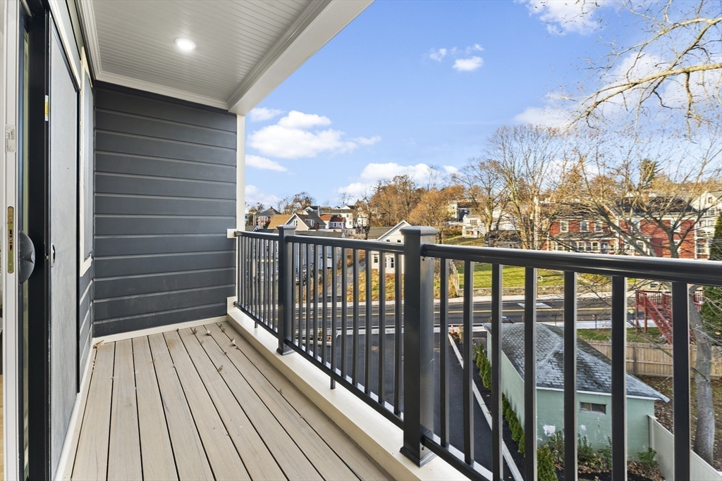 Marlborough, Massachusetts, 01752, United States, 2 Bedrooms Bedrooms, ,3 BathroomsBathrooms,Residential,For Sale,1997186