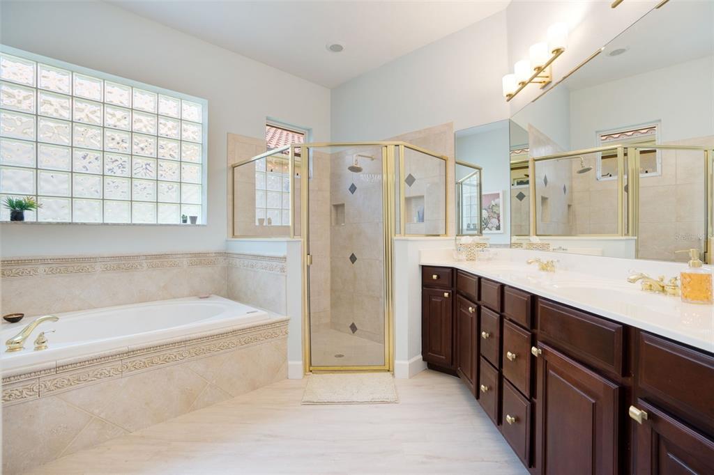 Sarasota, Florida, 34238, United States, 3 Bedrooms Bedrooms, ,2 BathroomsBathrooms,Residential,For Sale,1821154