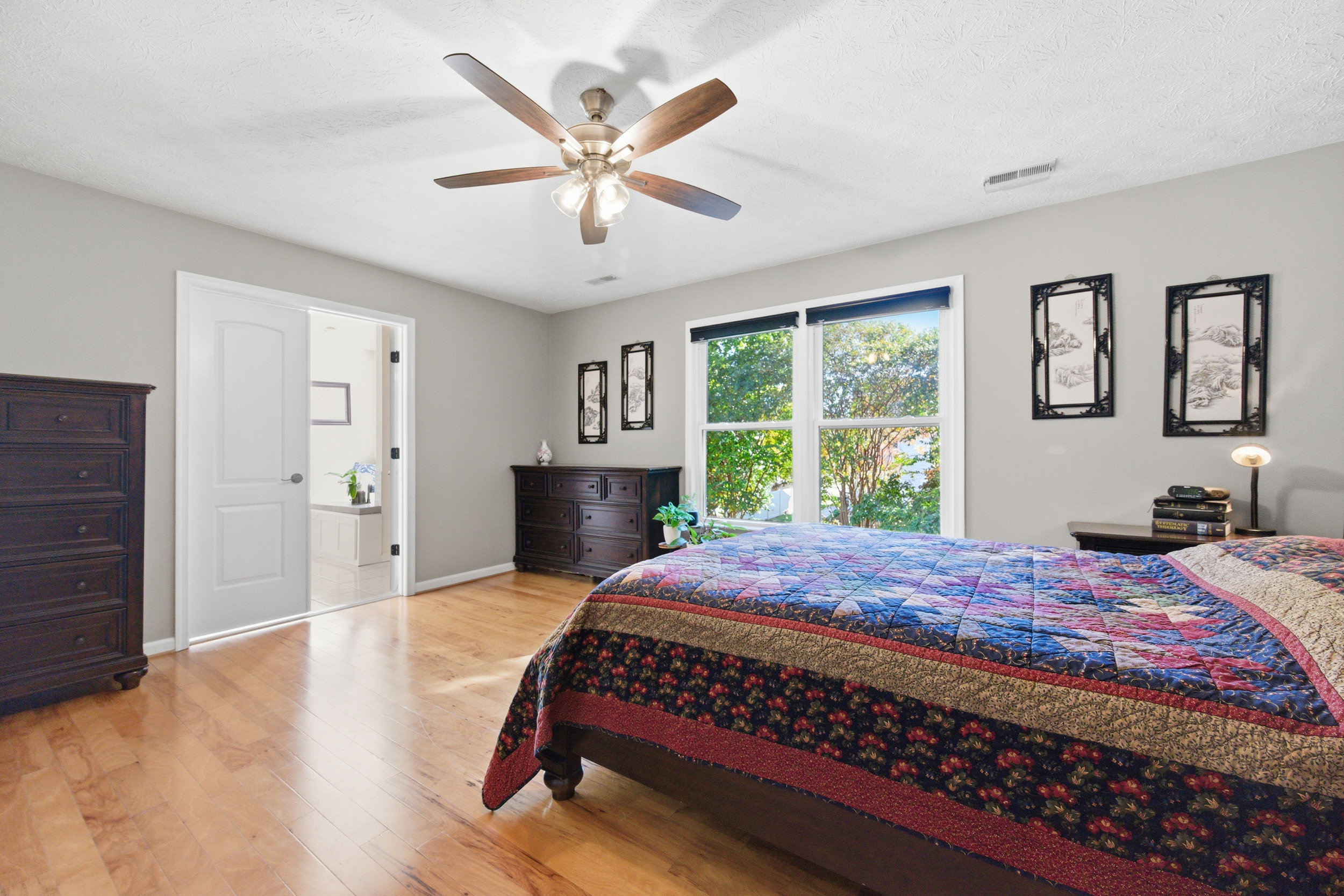 Yorktown, Virginia, 23693, United States, 6 Bedrooms Bedrooms, ,3 BathroomsBathrooms,Residential,For Sale,1988039