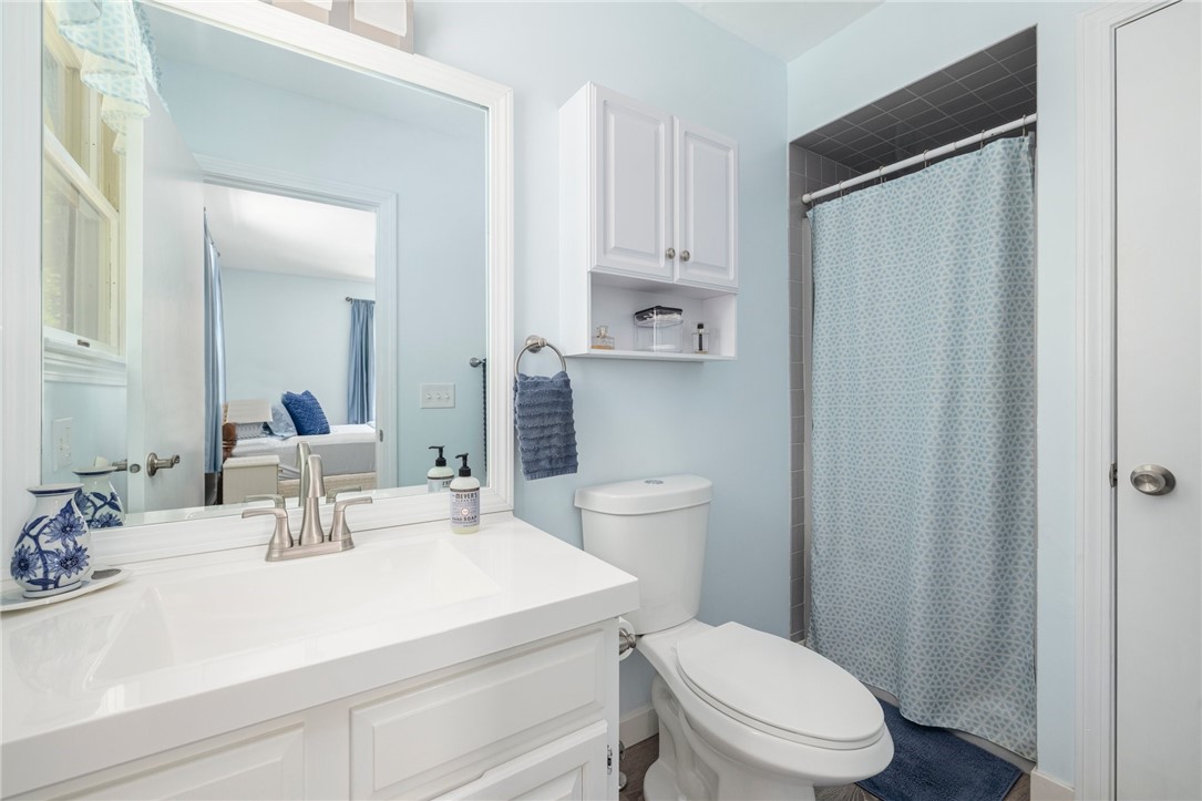 North Kingstown, Rhode Island, 02874, United States, 3 Bedrooms Bedrooms, ,2 BathroomsBathrooms,Residential,For Sale,1906008