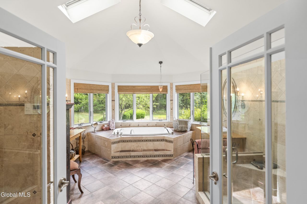 Coeymans Hollow, New York, 12046, United States, 4 Bedrooms Bedrooms, ,3 BathroomsBathrooms,Residential,For Sale,1907699