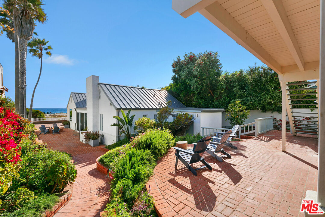 Malibu, California, 90265, United States, 4 Bedrooms Bedrooms, ,4 BathroomsBathrooms,Residential,For Sale,1840661