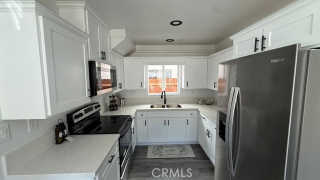 Los Angeles, California, 90002, United States, 4 Bedrooms Bedrooms, ,3 BathroomsBathrooms,Residential,For Sale,1987338