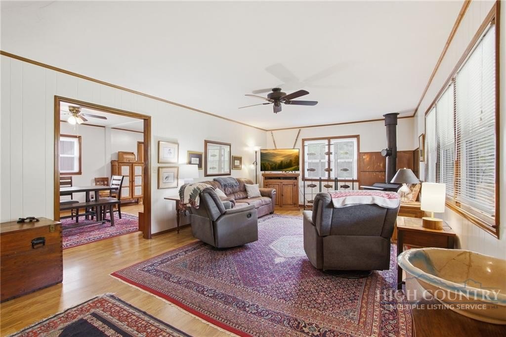 Spruce Pine, North Carolina, 28777, United States, 4 Bedrooms Bedrooms, ,2 BathroomsBathrooms,Residential,For Sale,2045160