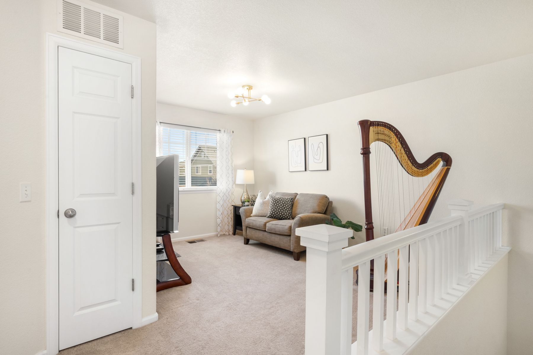  Low-maintenance living in a beautifully designed layout - 物件實景