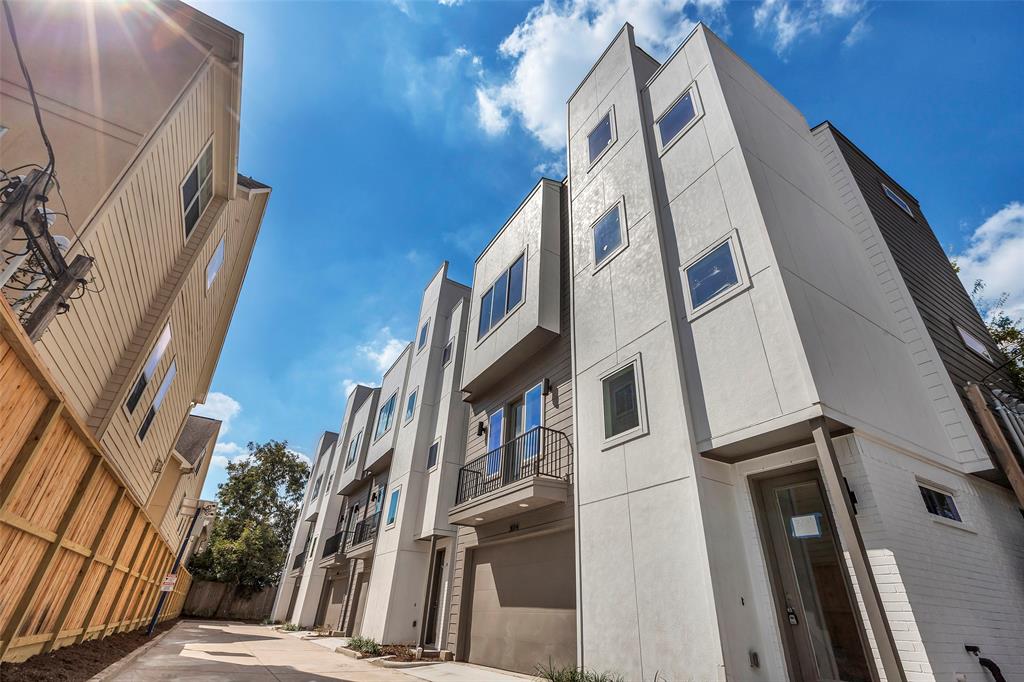 Houston, Texas, 77003, United States, 3 Bedrooms Bedrooms, ,4 BathroomsBathrooms,Residential,For Sale,1793835