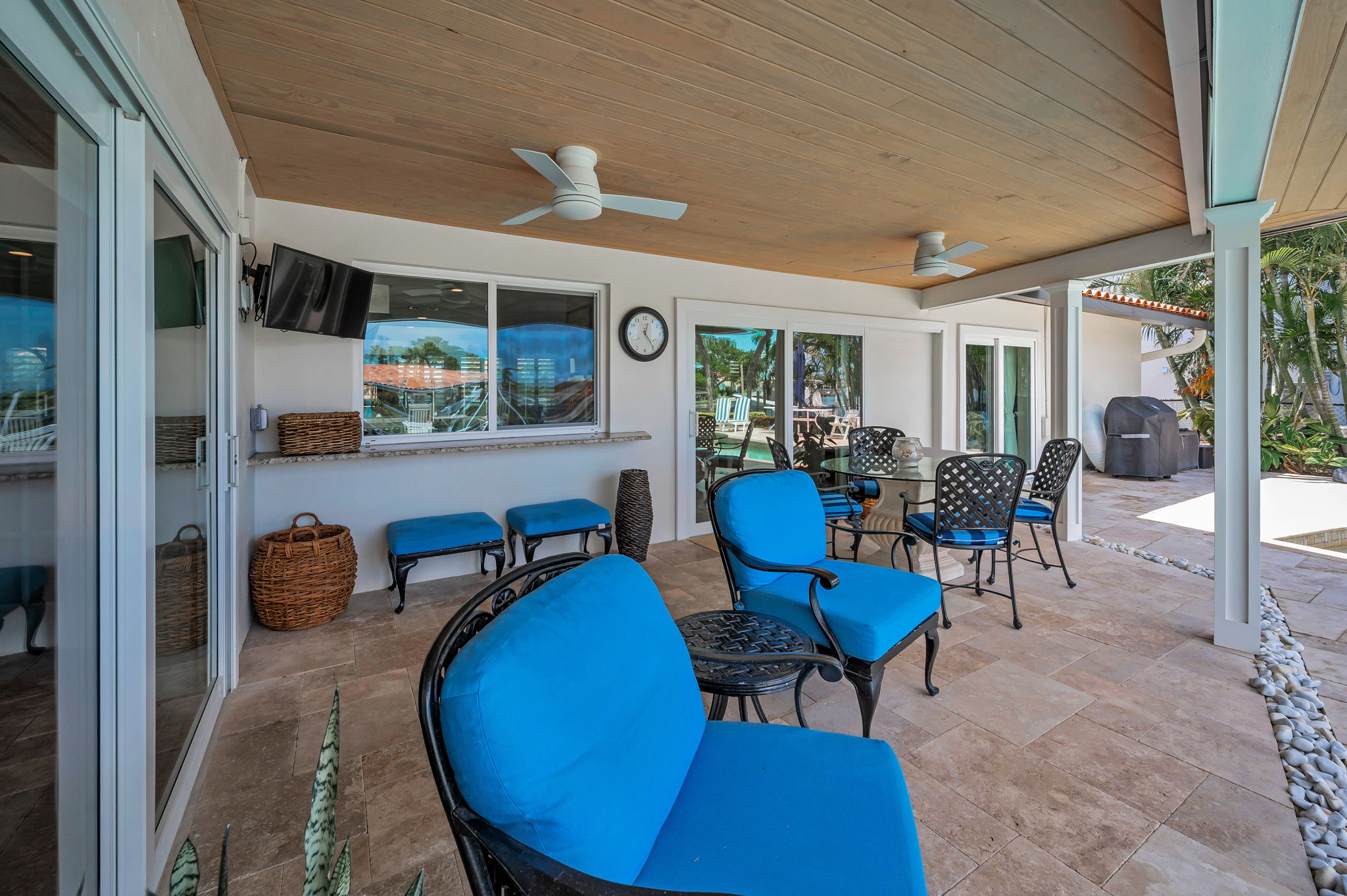 St Petersburg, Florida, 33703, United States, 4 Bedrooms Bedrooms, ,3 BathroomsBathrooms,Residential,For Sale,1978536