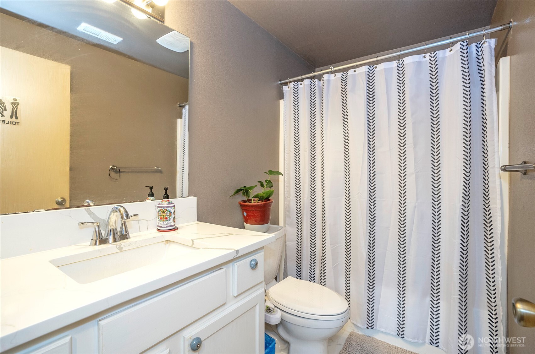 Puyallup, Washington, 98375, United States, 3 Bedrooms Bedrooms, ,3 BathroomsBathrooms,Residential,For Sale,1989392