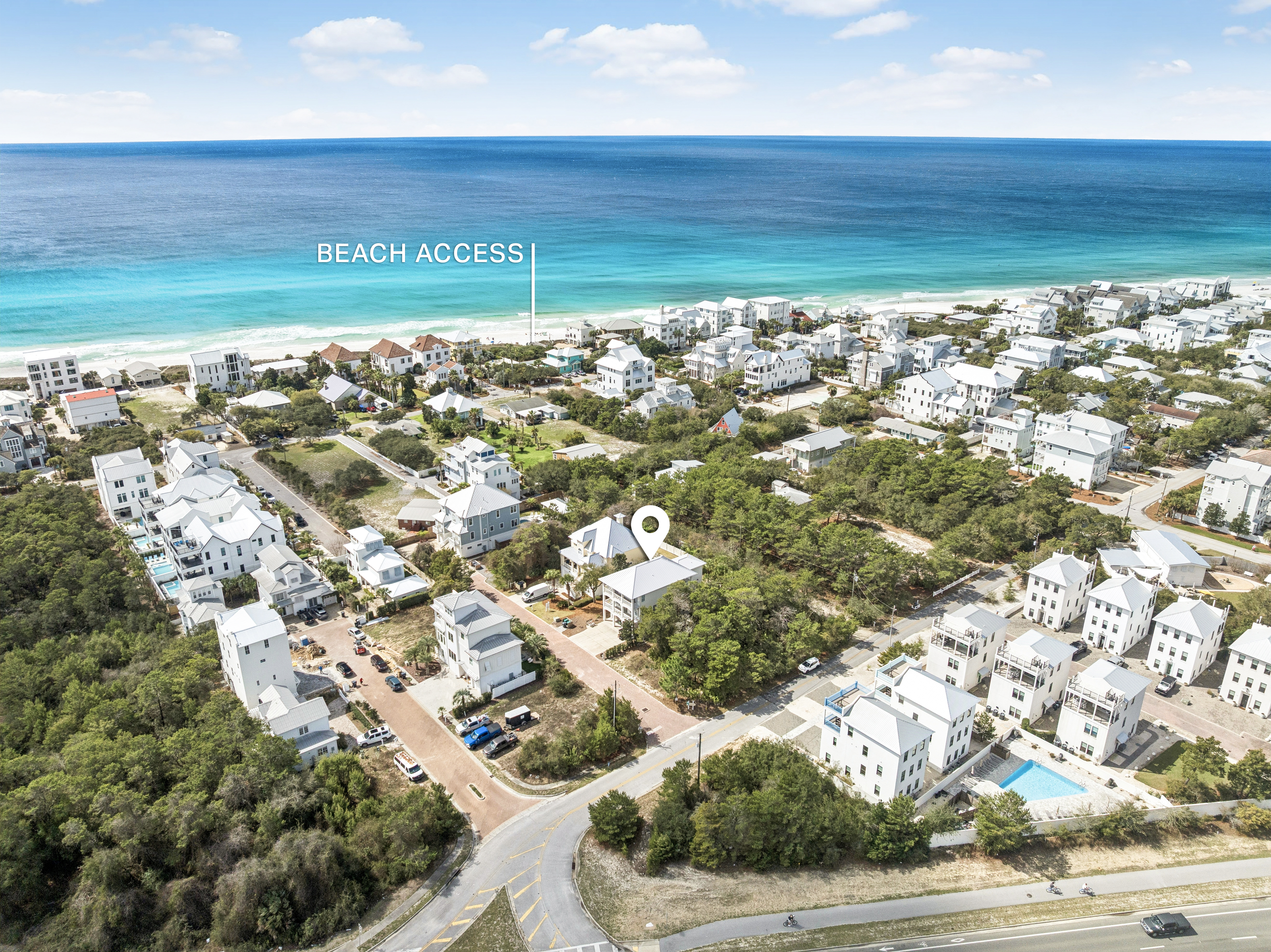  Updated Coastal Retreat With Courtyard Pool And Carriage House - 物件實景