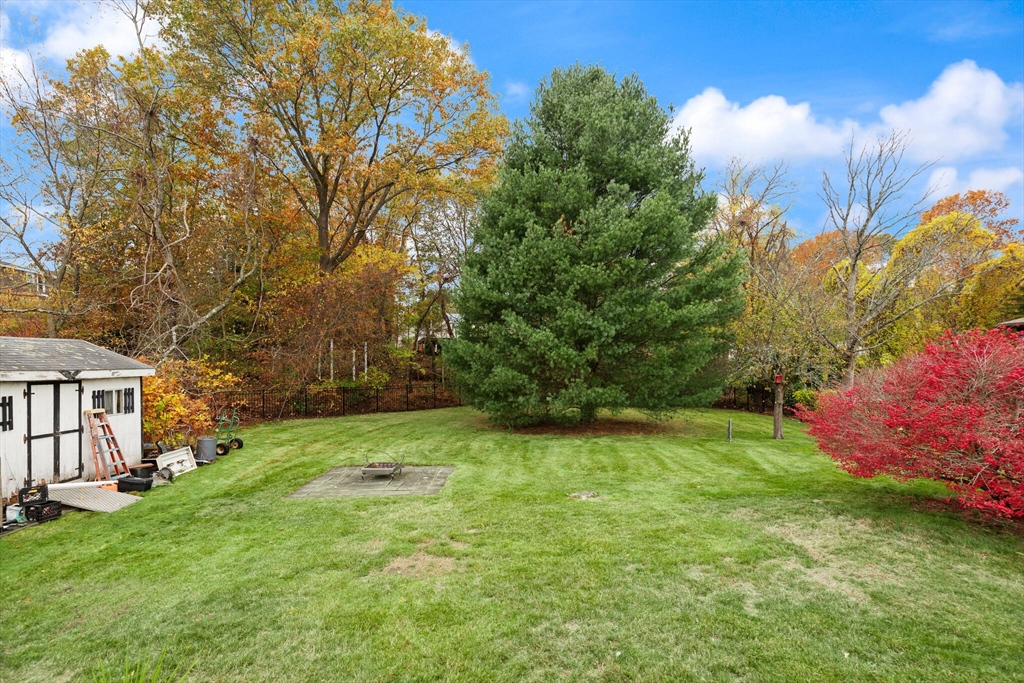 Salem, Massachusetts, 01970, United States, 3 Bedrooms Bedrooms, ,1 BathroomBathrooms,Residential,For Sale,1988229