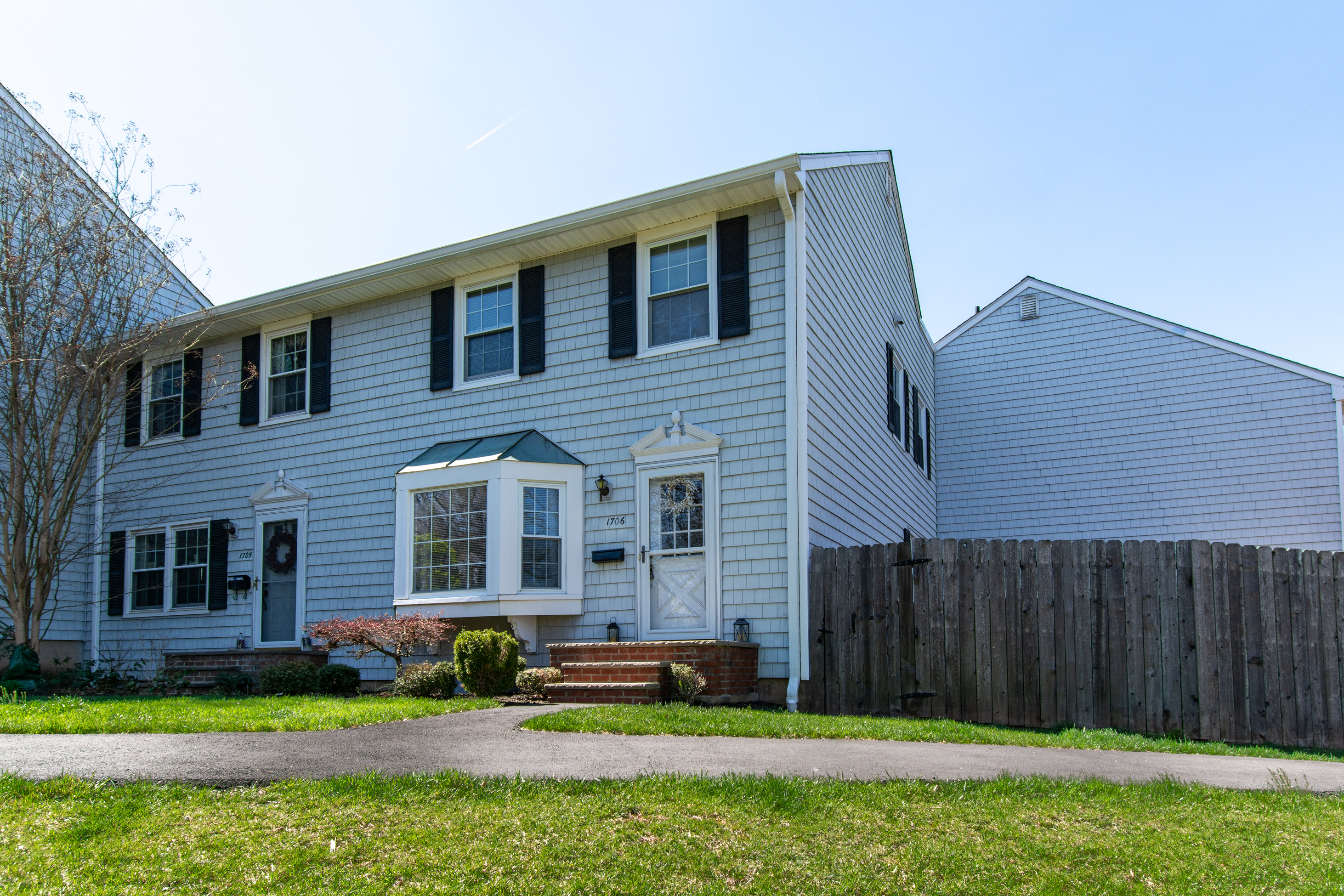  Williamsburg Square Townhouse with New Kitchen, Floors & Bath - 物件實景