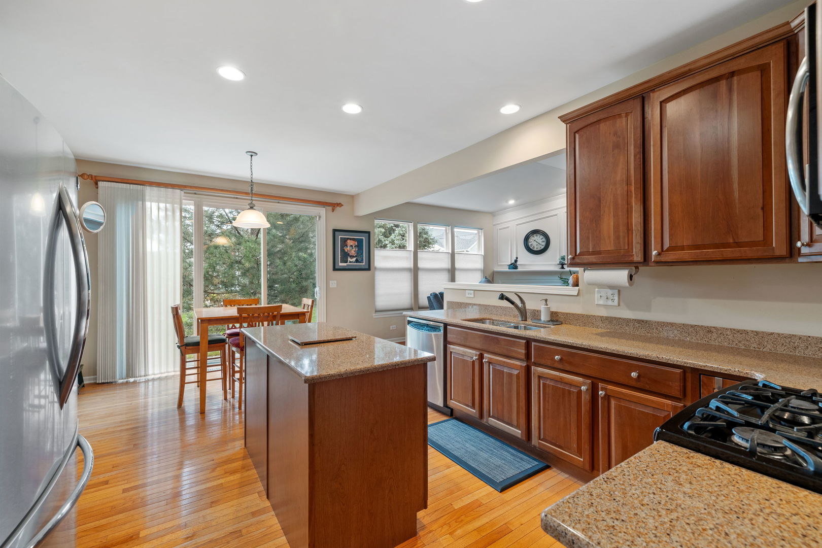 Orland Park, Illinois, 60462, United States, 2 Bedrooms Bedrooms, ,2 BathroomsBathrooms,Residential,For Sale,1941007