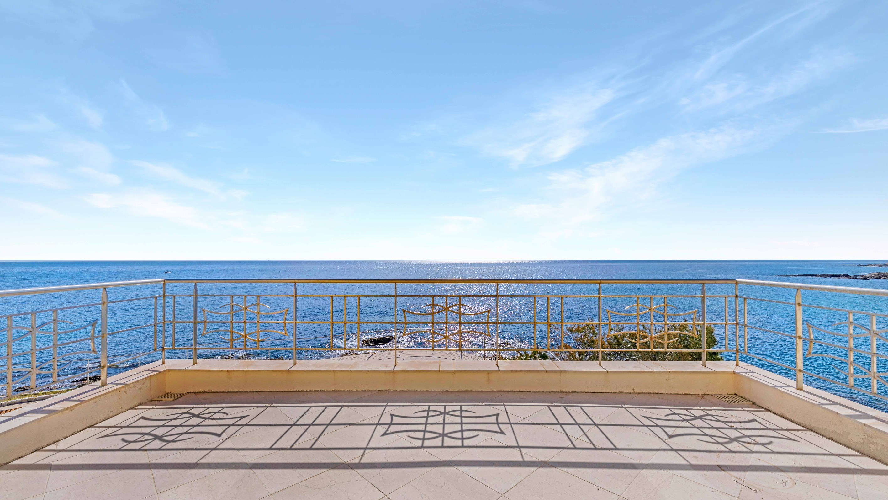  Les Issambres waterfront villa 290 sqm direct sea access 5 bedroom French Rivie… - 物件實景