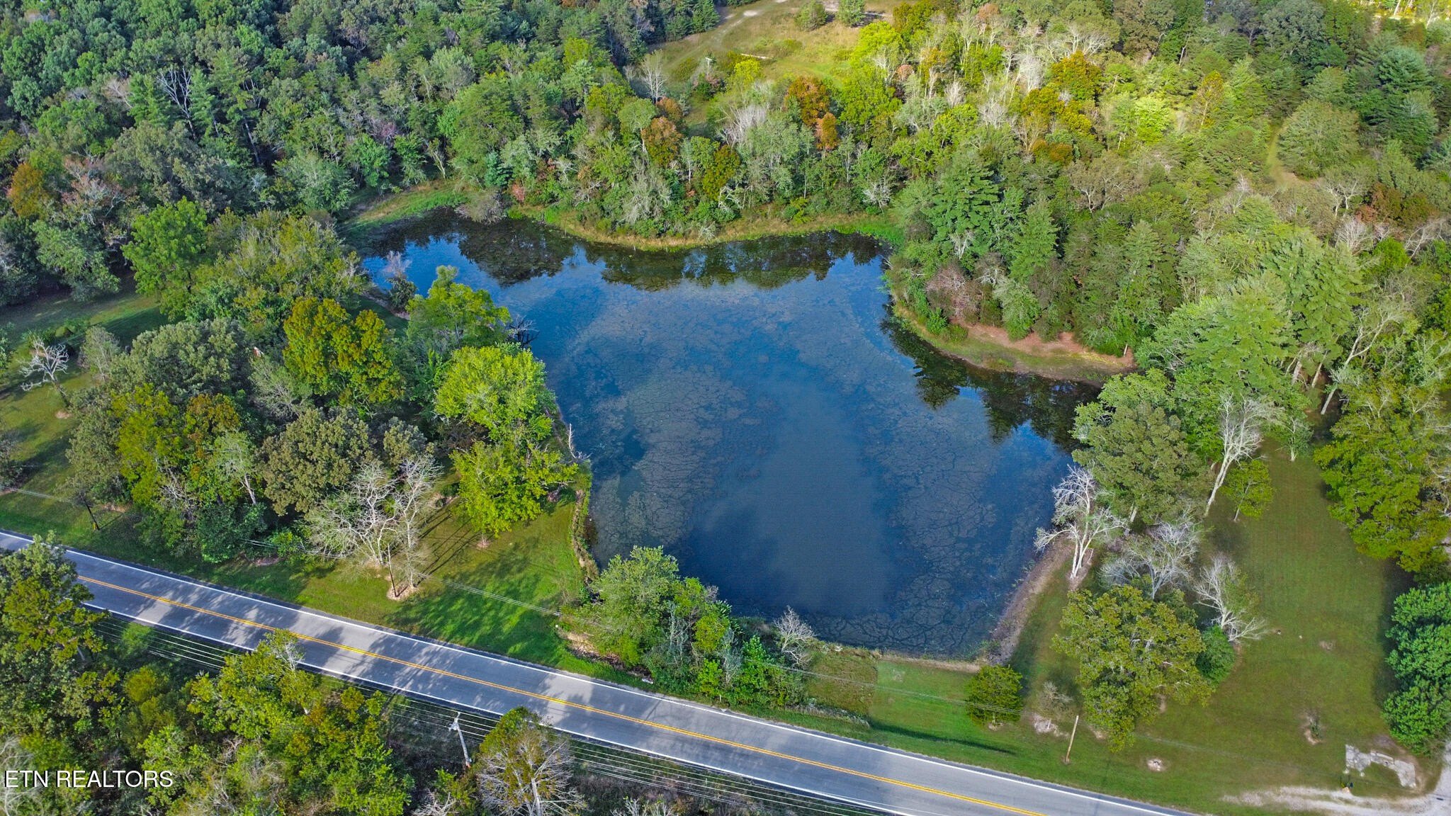 Crossville, Tennessee, 38555, United States, 2 Bedrooms Bedrooms, ,1 BathroomBathrooms,Residential,For Sale,1982388