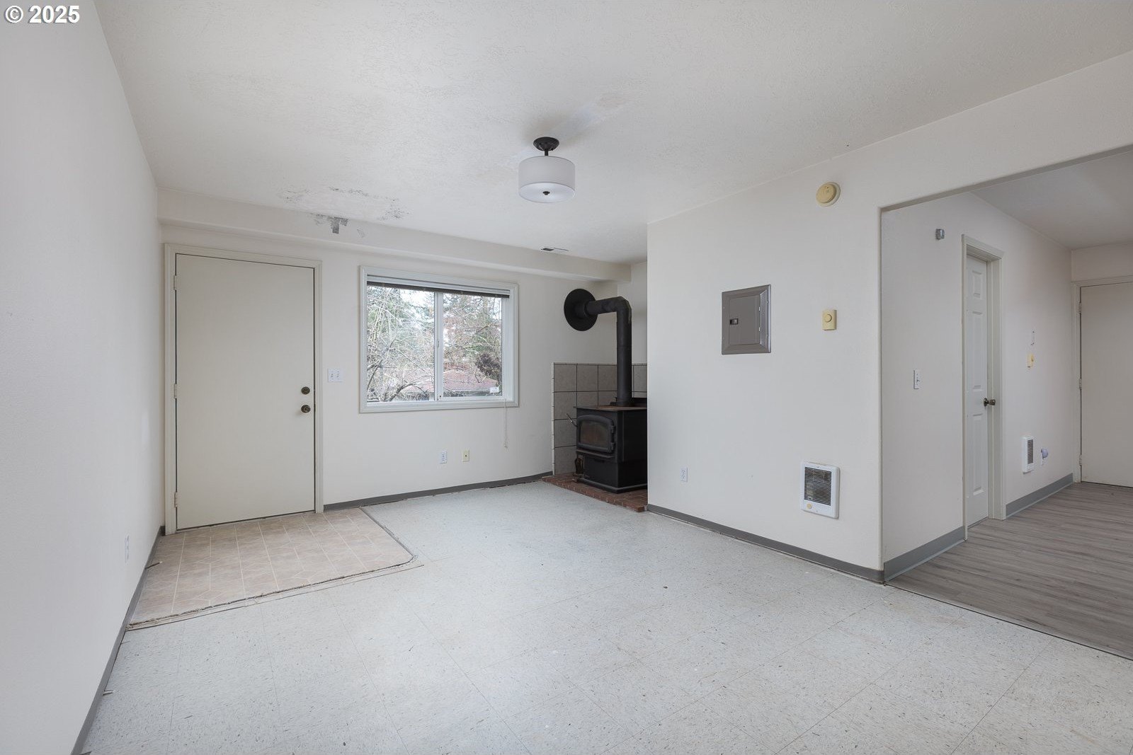 Toledo, Oregon, 97391, United States, 6 Bedrooms Bedrooms, ,4 BathroomsBathrooms,Residential,For Sale,1722214