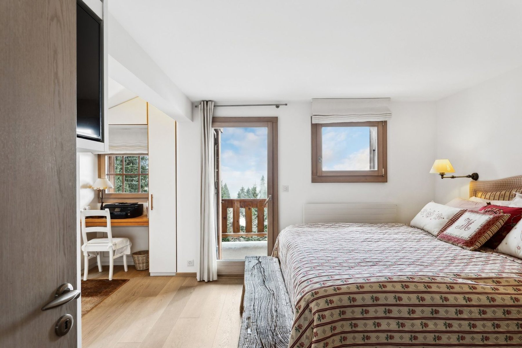  Very nice 6 rooms, 3 south-facing balconies, beautiful view, quiet, close to the - 物件實景