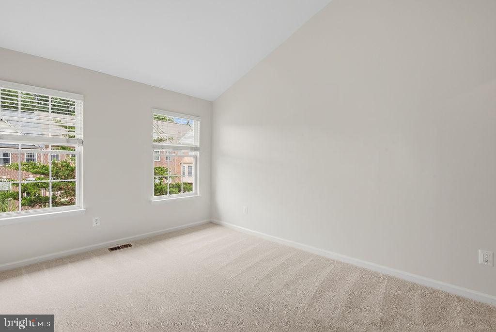 Fairfax, Virginia, 22033, United States, 3 Bedrooms Bedrooms, ,4 BathroomsBathrooms,Residential,For Sale,2048066