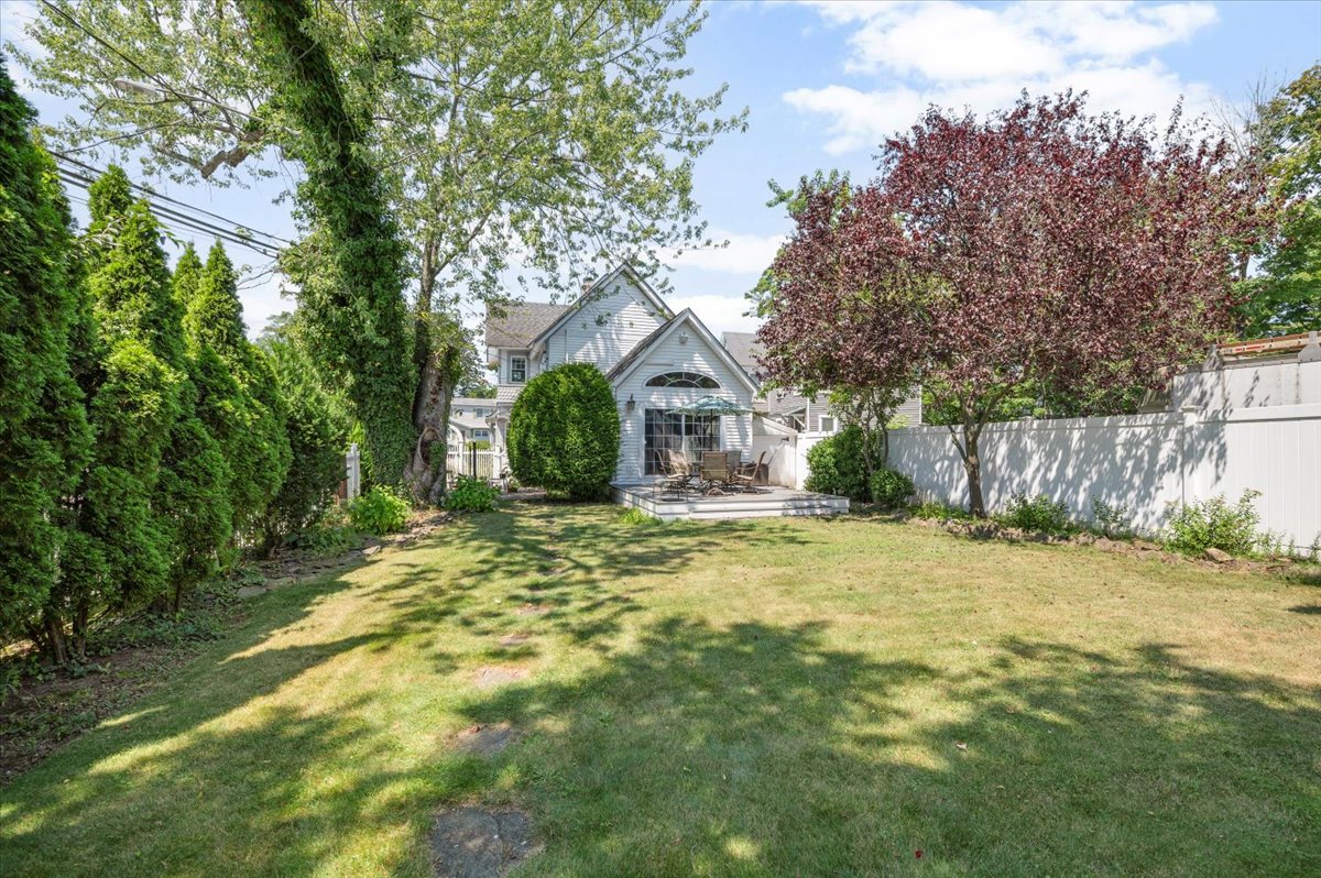 Amityville, New York, 11701, United States, 3 Bedrooms Bedrooms, ,3 BathroomsBathrooms,Residential,For Sale,1944957
