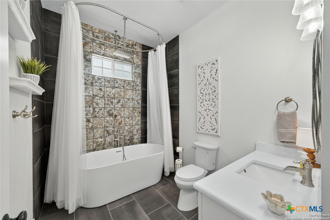 San Antonio, Texas, 78204, United States, 4 Bedrooms Bedrooms, ,4 BathroomsBathrooms,Residential,For Sale,1989633