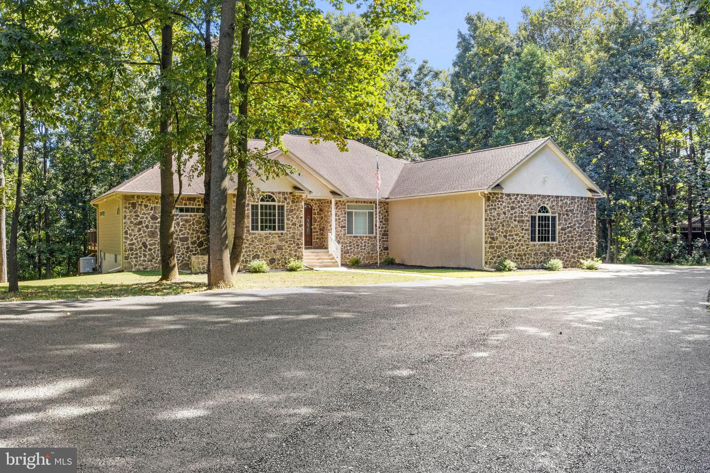 Spring Grove, Pennsylvania, 17362, United States, 3 Bedrooms Bedrooms, ,3 BathroomsBathrooms,Residential,For Sale,1827920