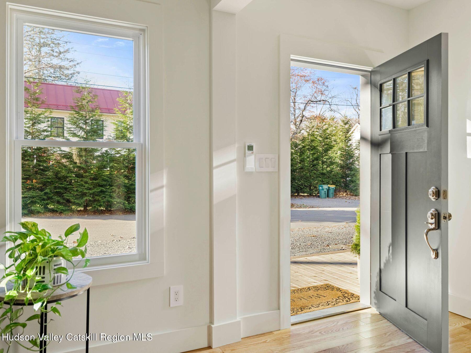 Rosendale, New York, 12472, United States, 3 Bedrooms Bedrooms, ,3 BathroomsBathrooms,Residential,For Sale,1998107