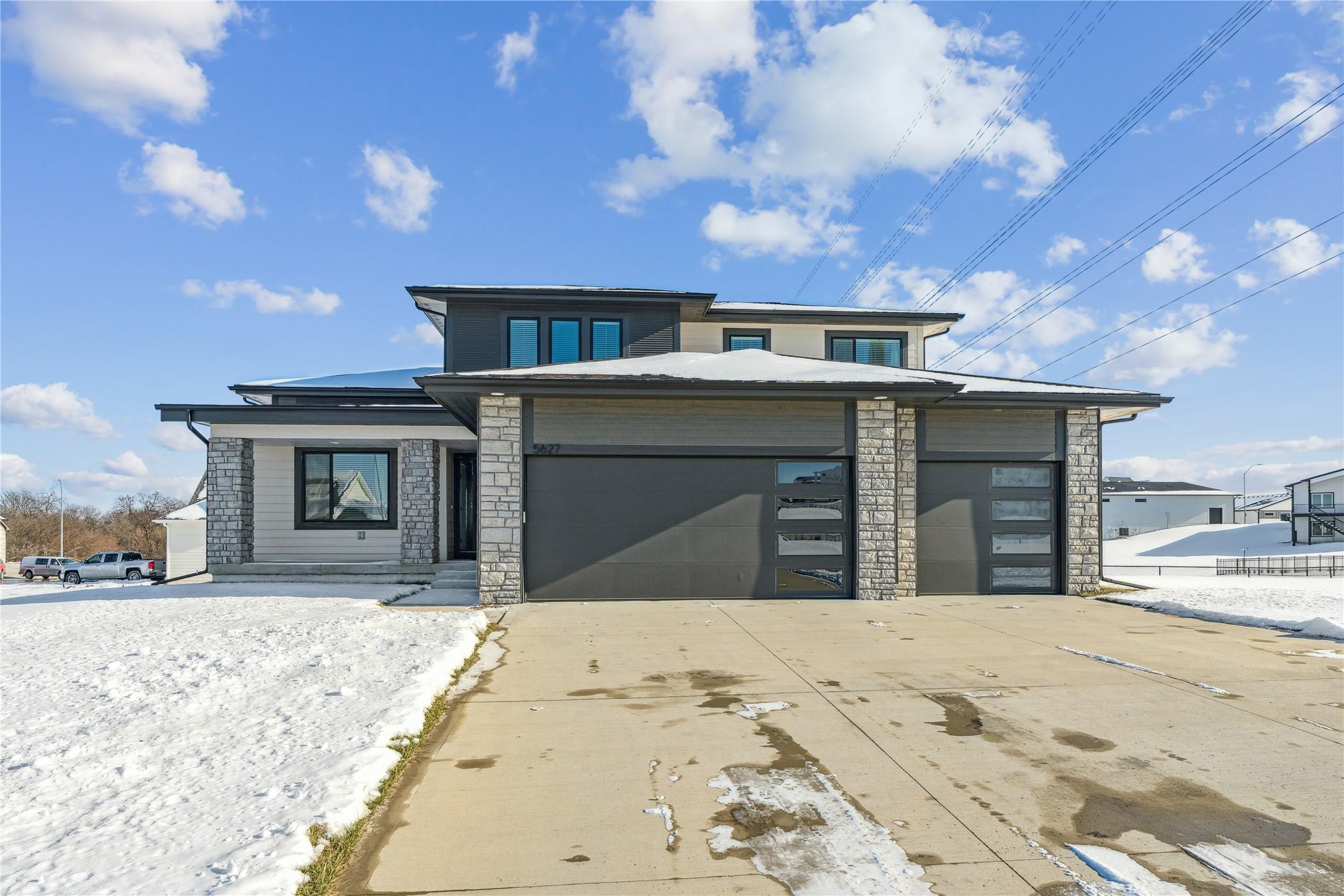 Urbandale, Iowa, 50323, United States, 5 Bedrooms Bedrooms, ,4 BathroomsBathrooms,Residential,For Sale,2005616