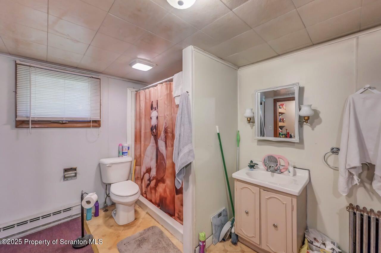 Gouldsboro, Pennsylvania, 18424, United States, 5 Bedrooms Bedrooms, ,2 BathroomsBathrooms,Residential,For Sale,1932796