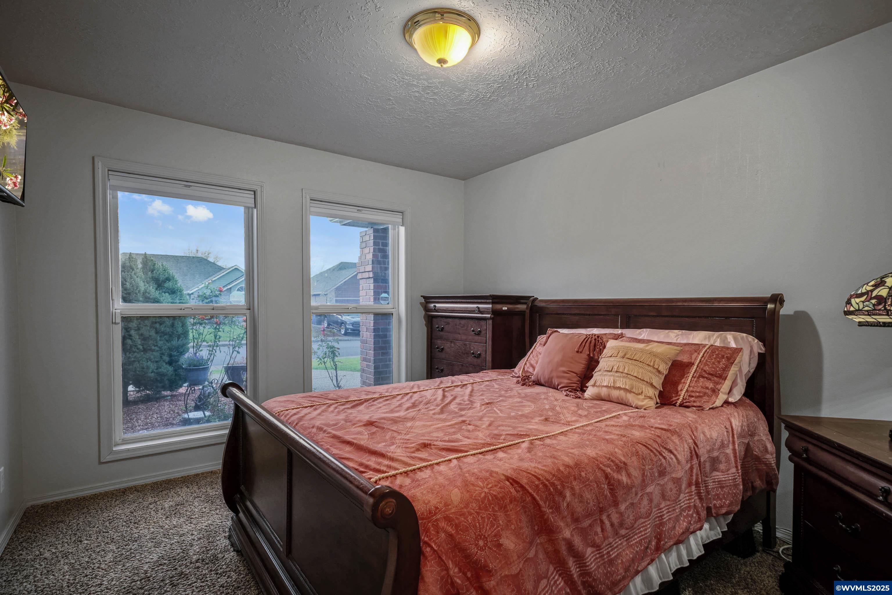 Keizer, Oregon, 97303, United States, 3 Bedrooms Bedrooms, ,2 BathroomsBathrooms,Residential,For Sale,1995738