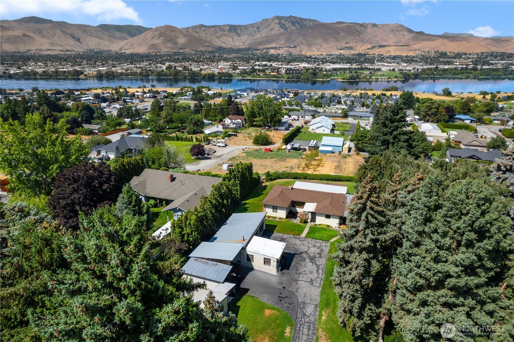 East Wenatchee, Washington, 98802, United States, 3 Bedrooms Bedrooms, ,1 BathroomBathrooms,Residential,For Sale,1890394