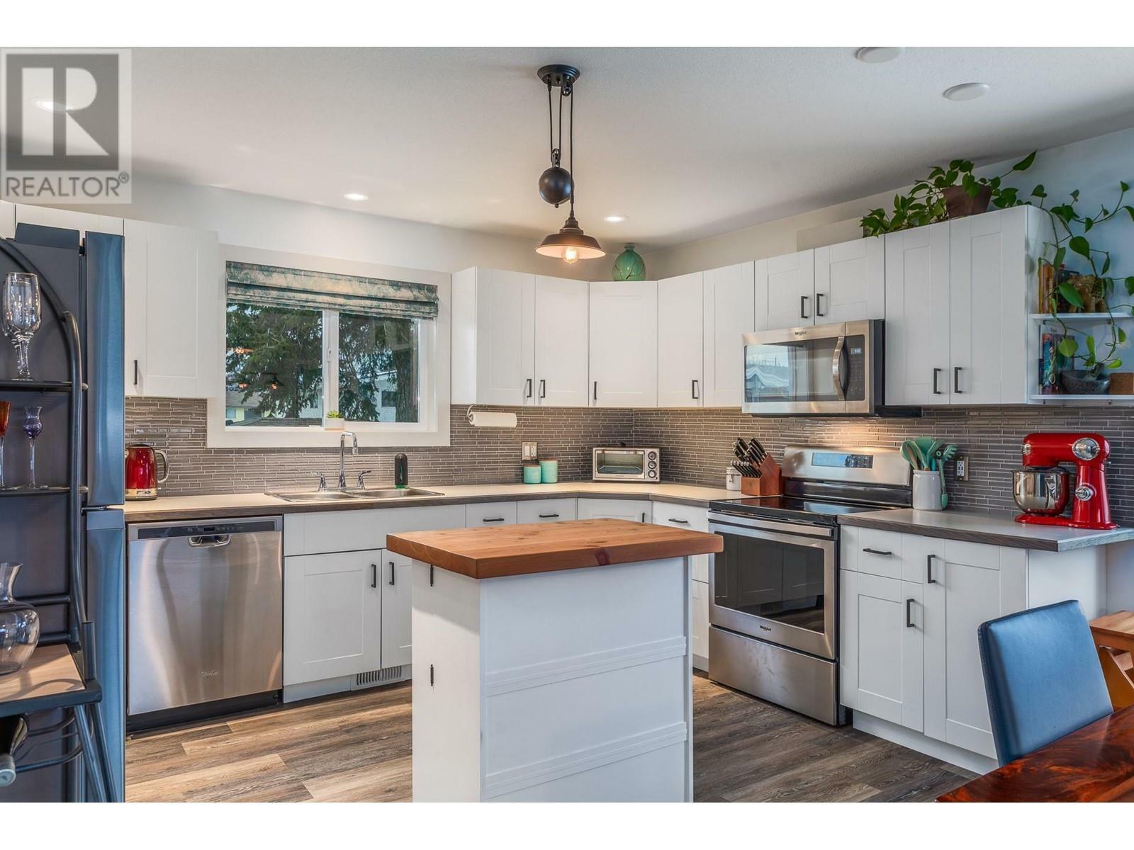 KELOWNA, British Columbia, V1X 2H2, CA, 3 Bedrooms Bedrooms, ,3 BathroomsBathrooms,Residential,For Sale,1839234