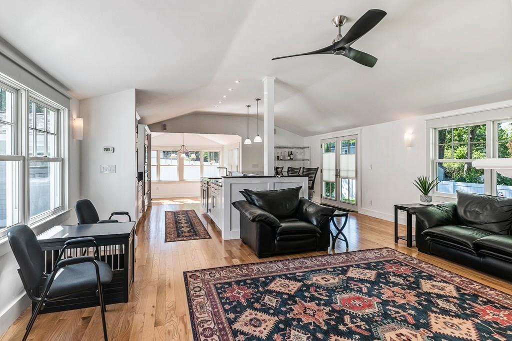 Hamilton, Massachusetts, 01982, United States, 2 Bedrooms Bedrooms, ,1 BathroomBathrooms,Residential,For Sale,1921936