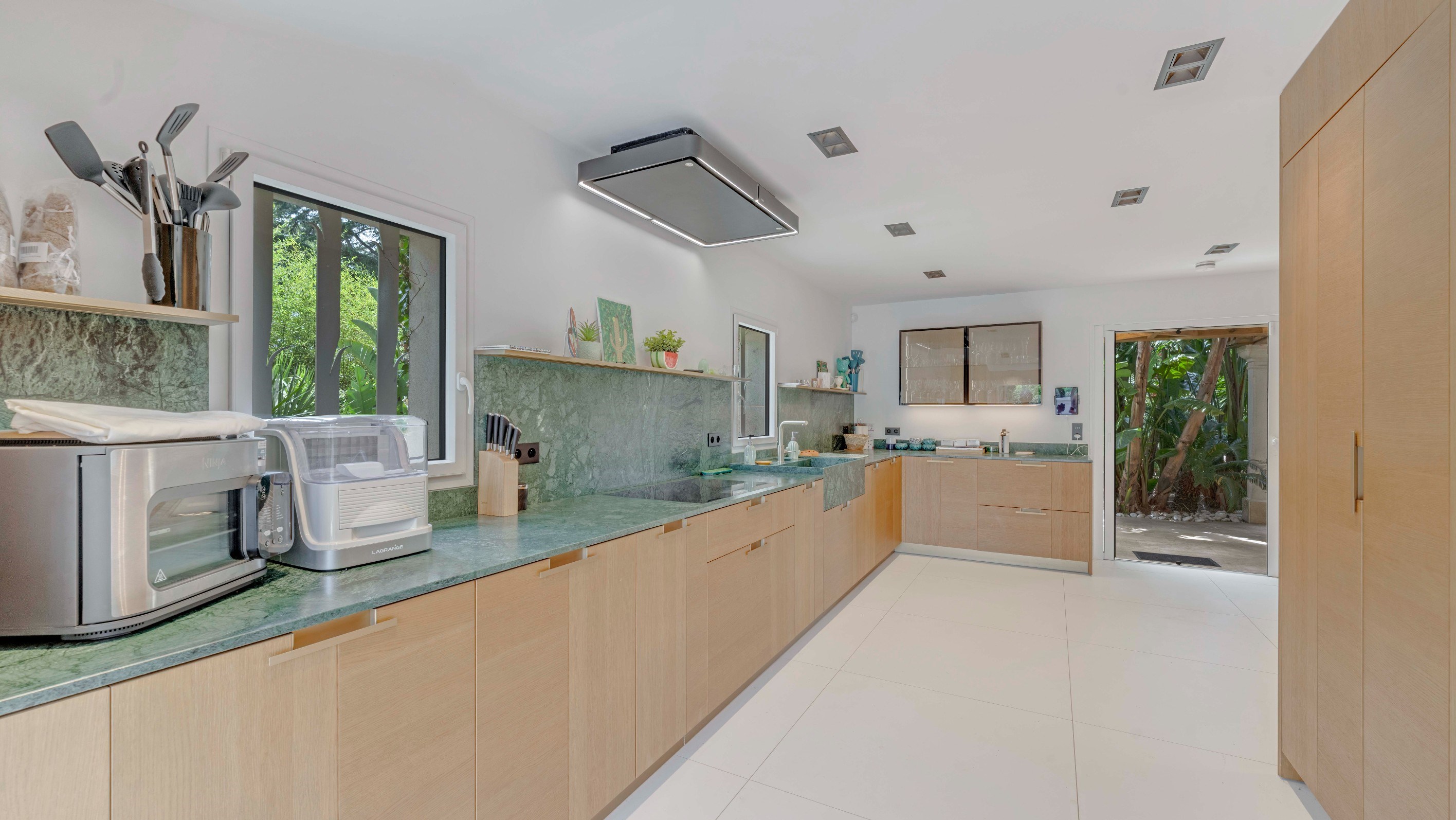  Elegant Provençal estate in Les Parcs de Saint-Tropez with landscaped gardens a… - 物件實景
