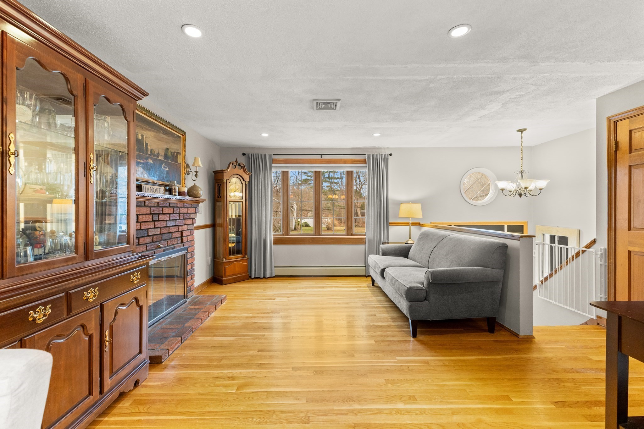 Hanover, Massachusetts, 02339, United States, 3 Bedrooms Bedrooms, ,2 BathroomsBathrooms,Residential,For Sale,2001191