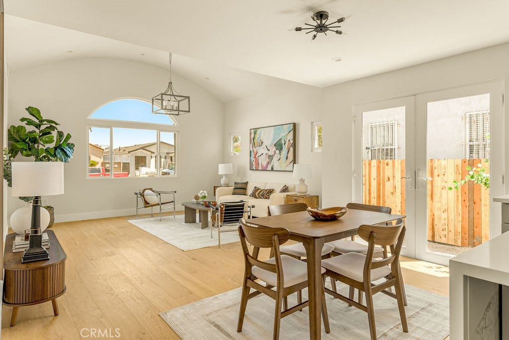 Los Angeles, California, 90018, United States, 3 Bedrooms Bedrooms, ,2 BathroomsBathrooms,Residential,For Sale,1905808